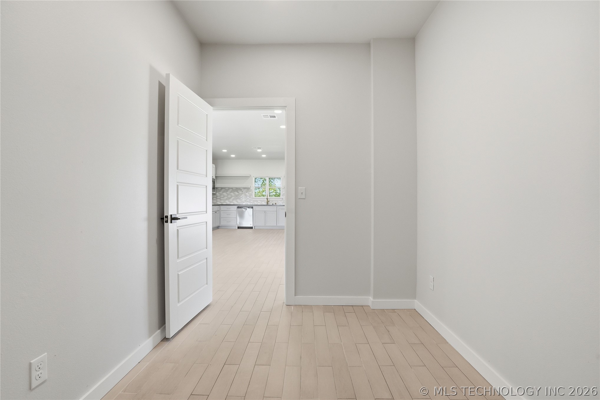 9545 N Cincinnati Street