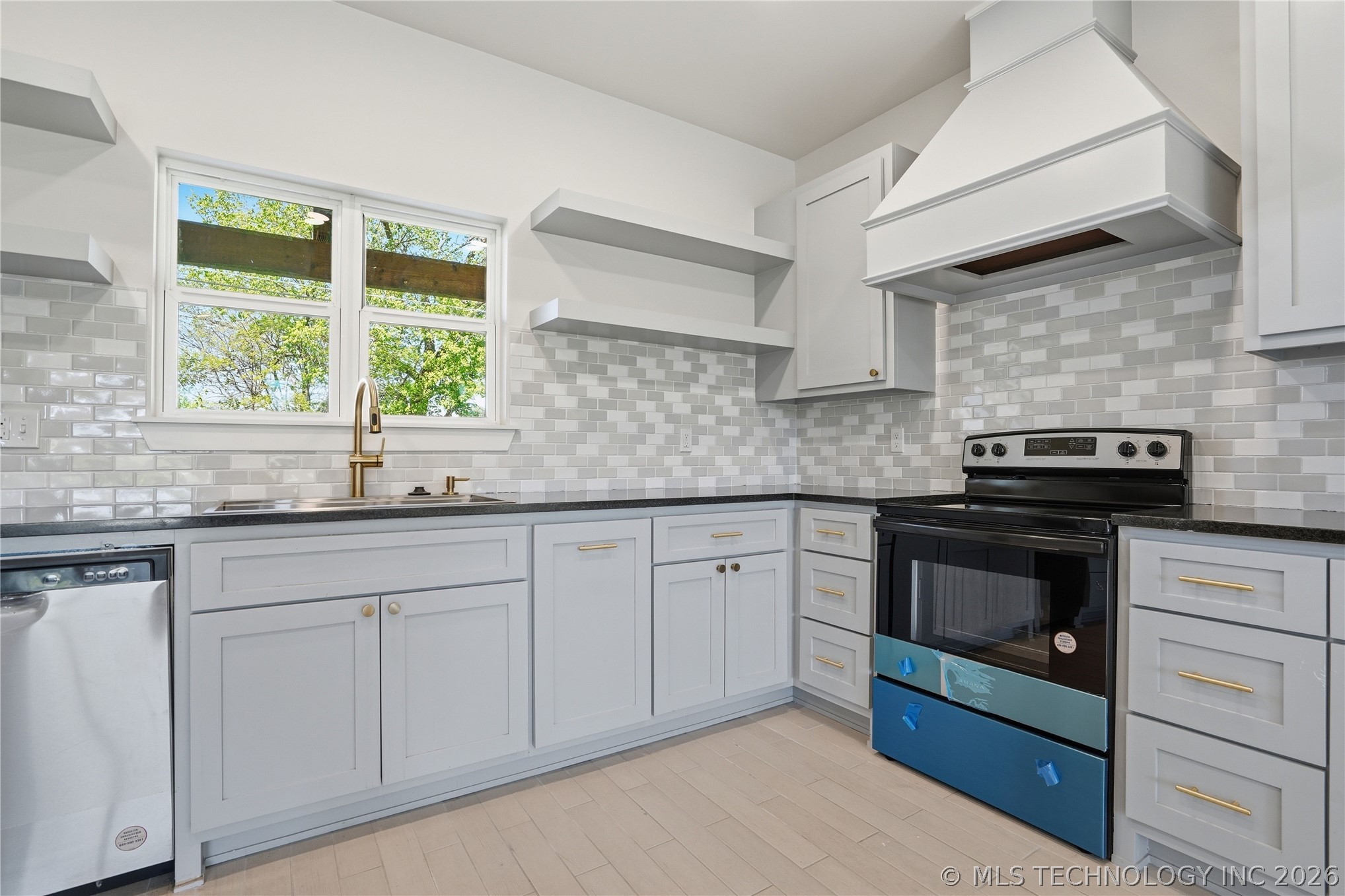 9545 N Cincinnati Street