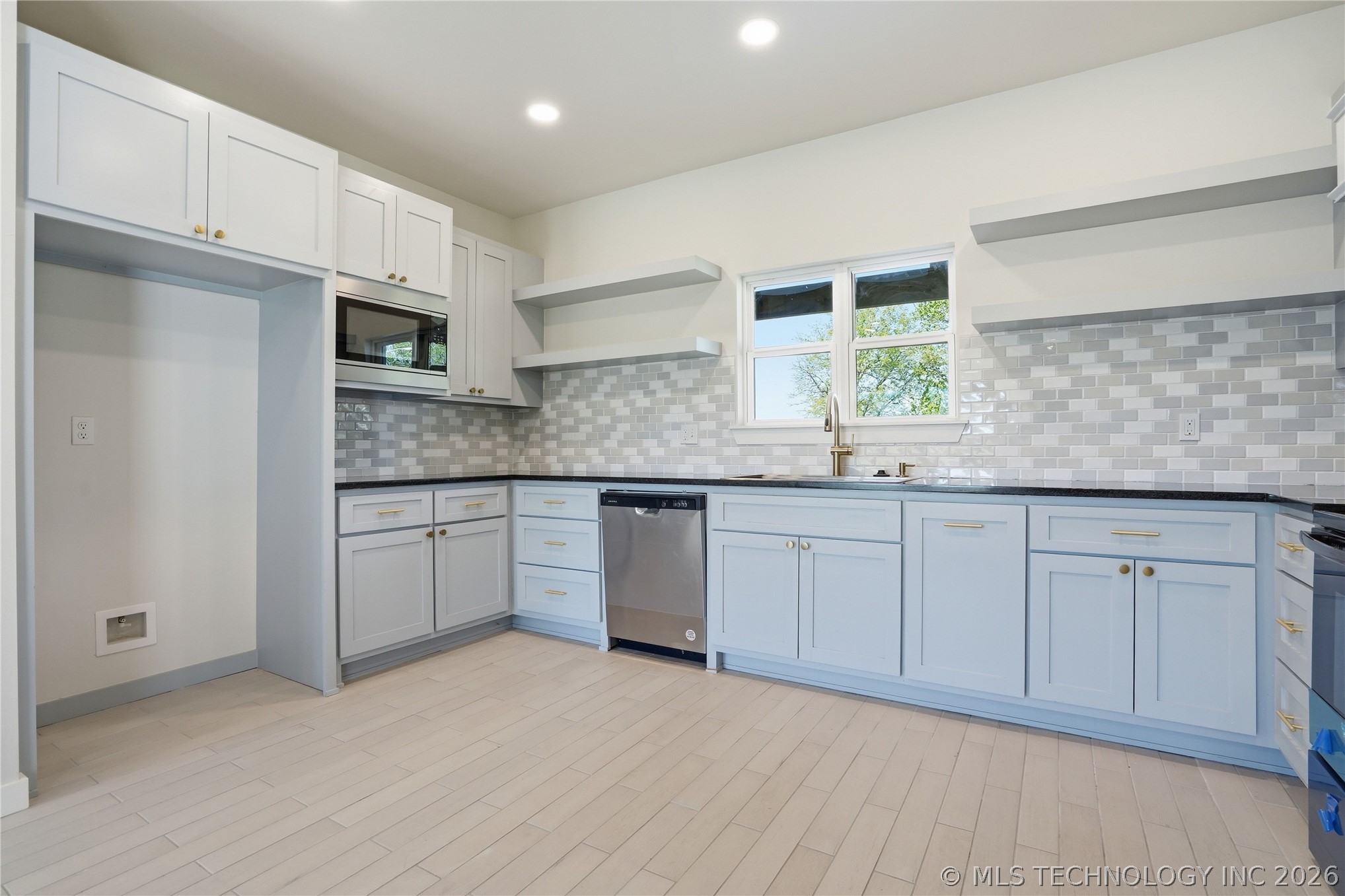 9545 N Cincinnati Street