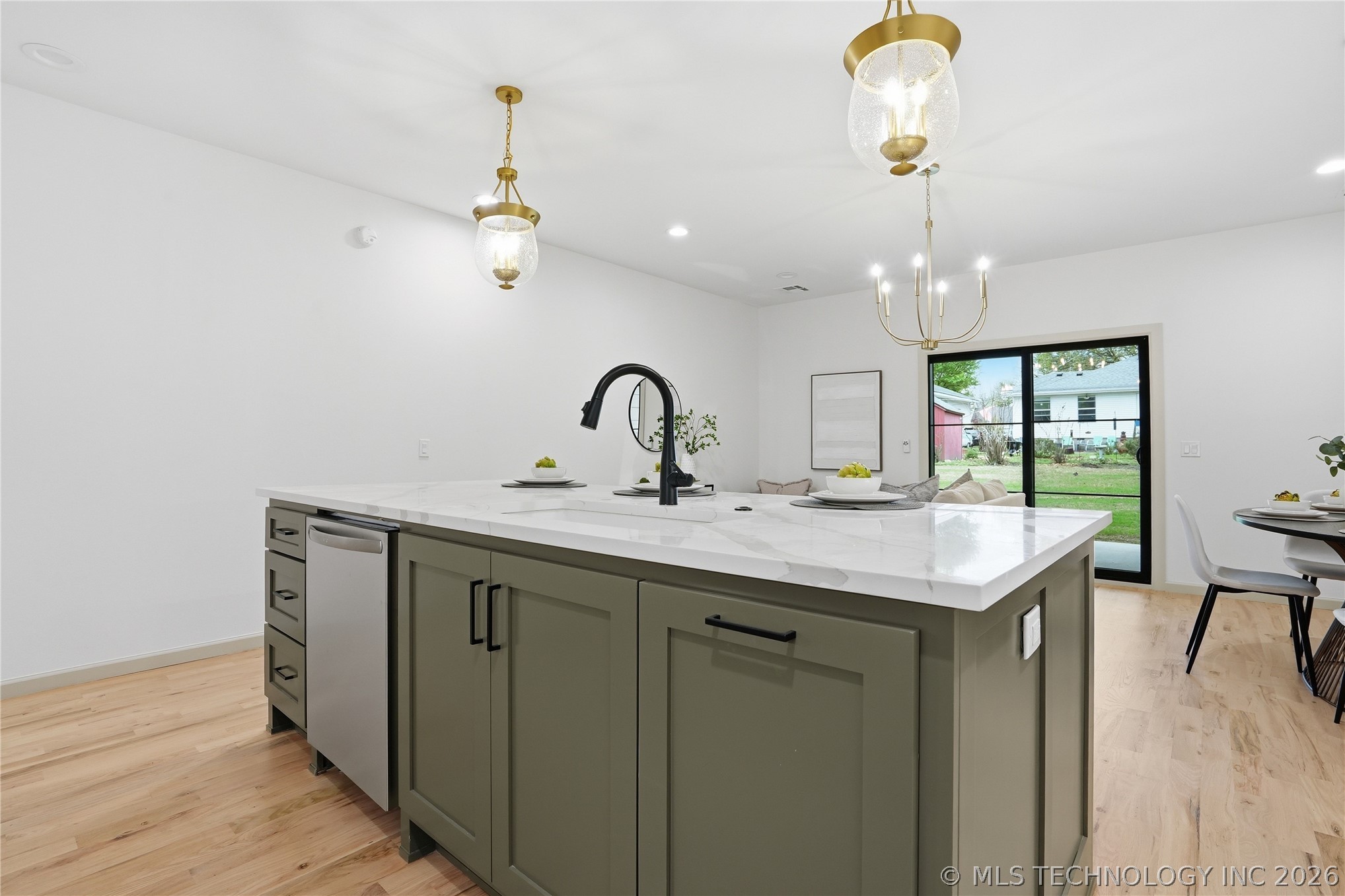 1414 E University Avenue