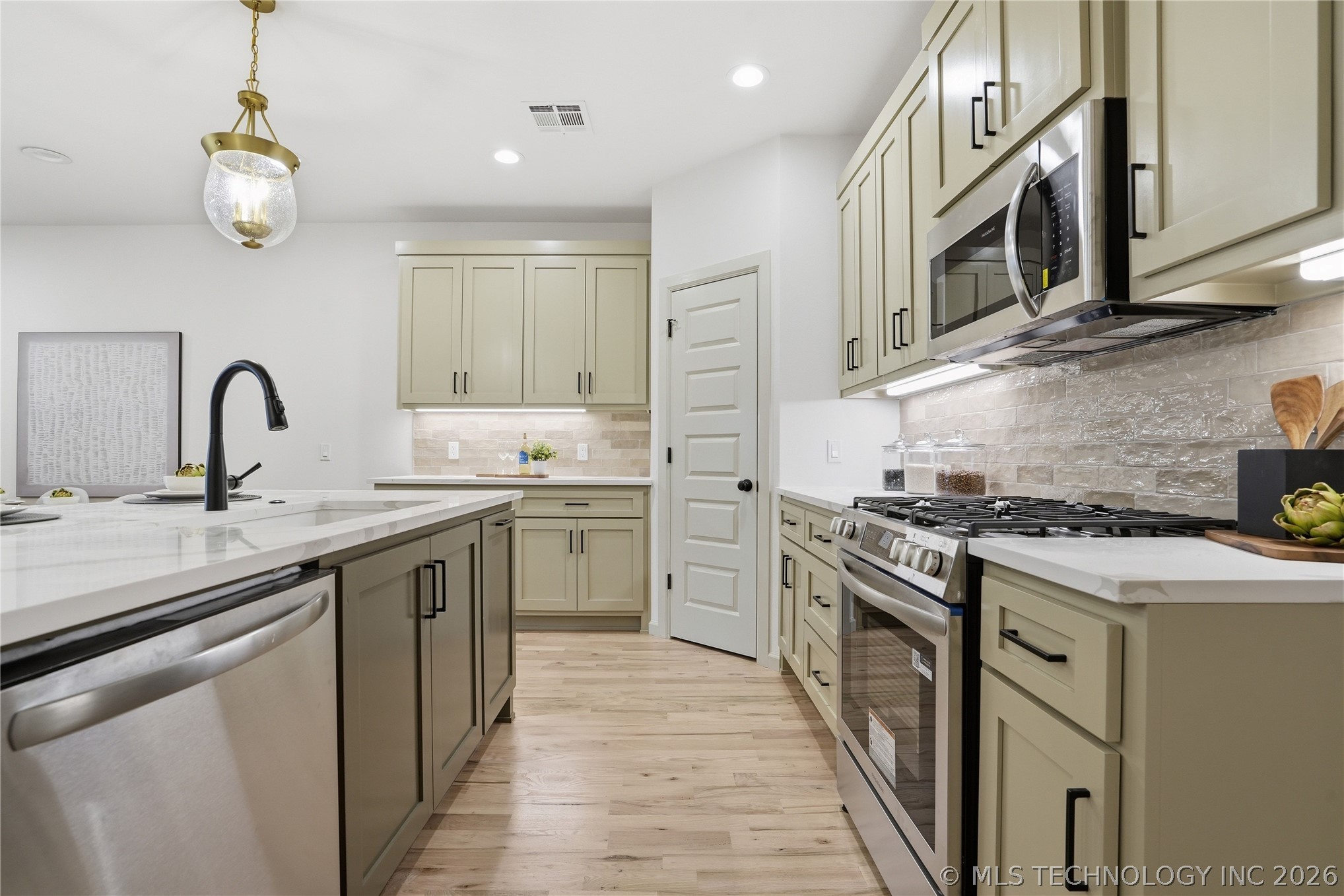 1414 E University Avenue