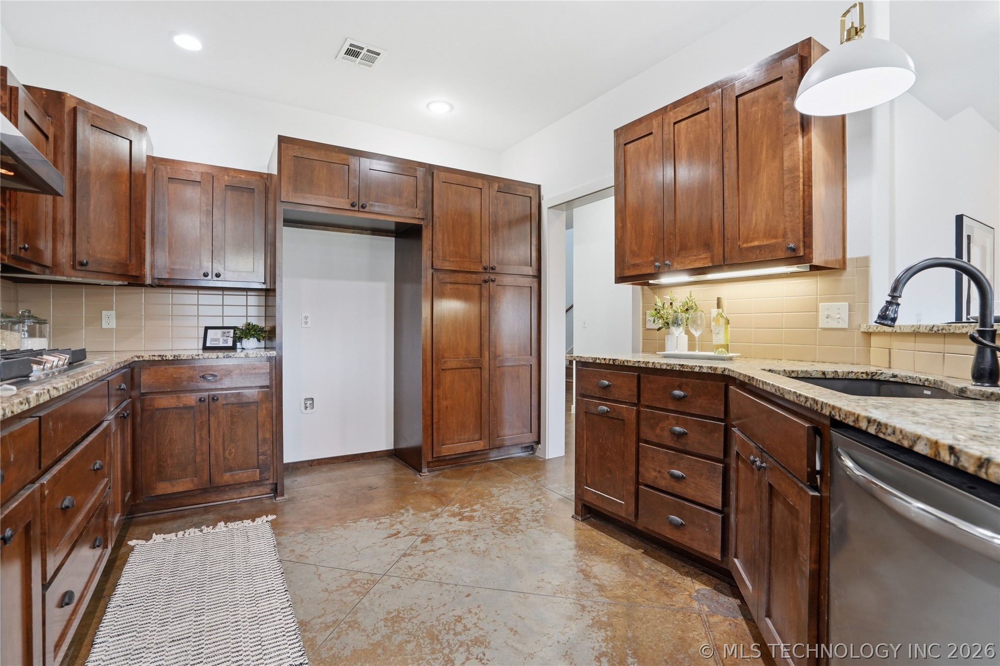 2413 W 109th Street S