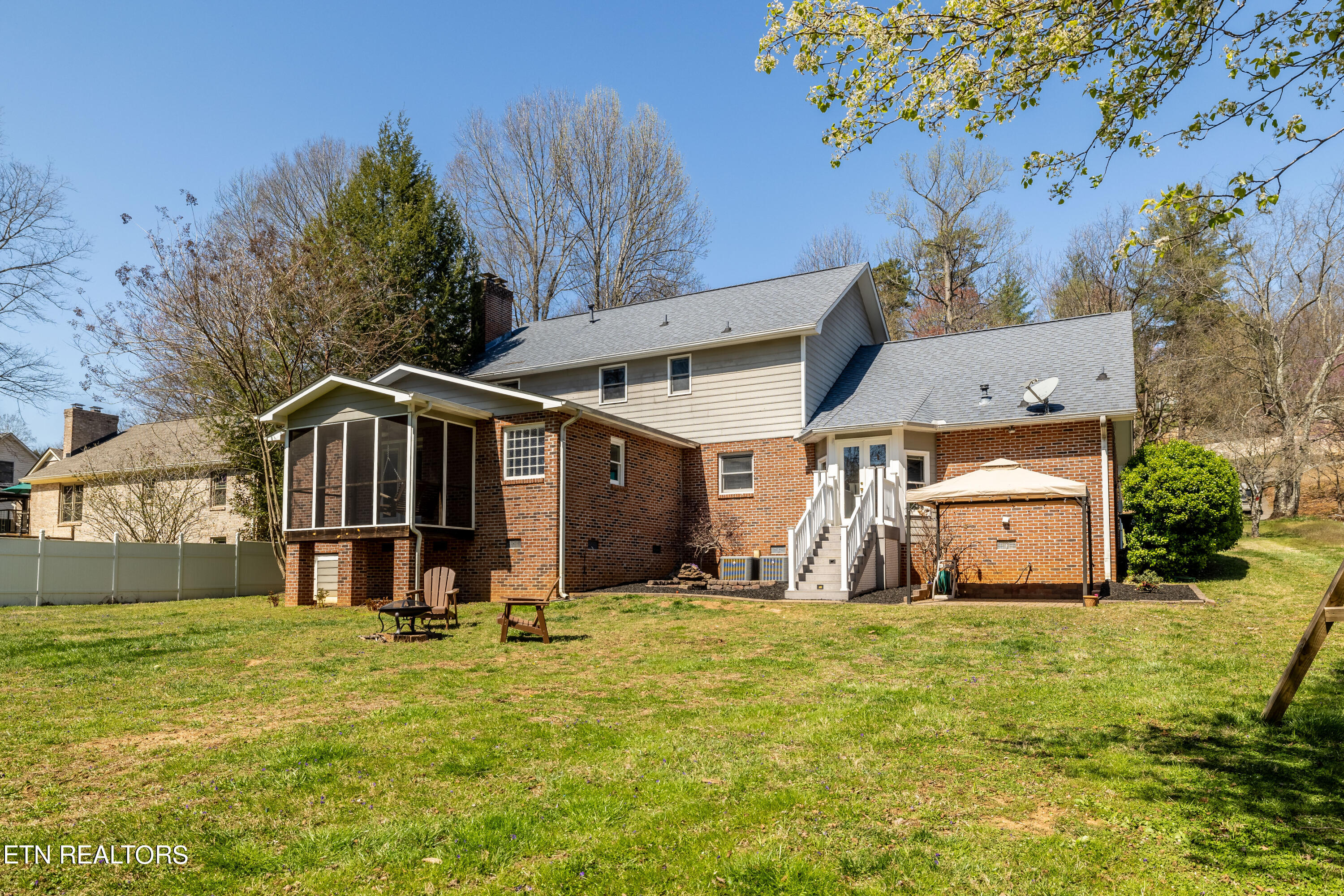 711 Knights Bridge Rd