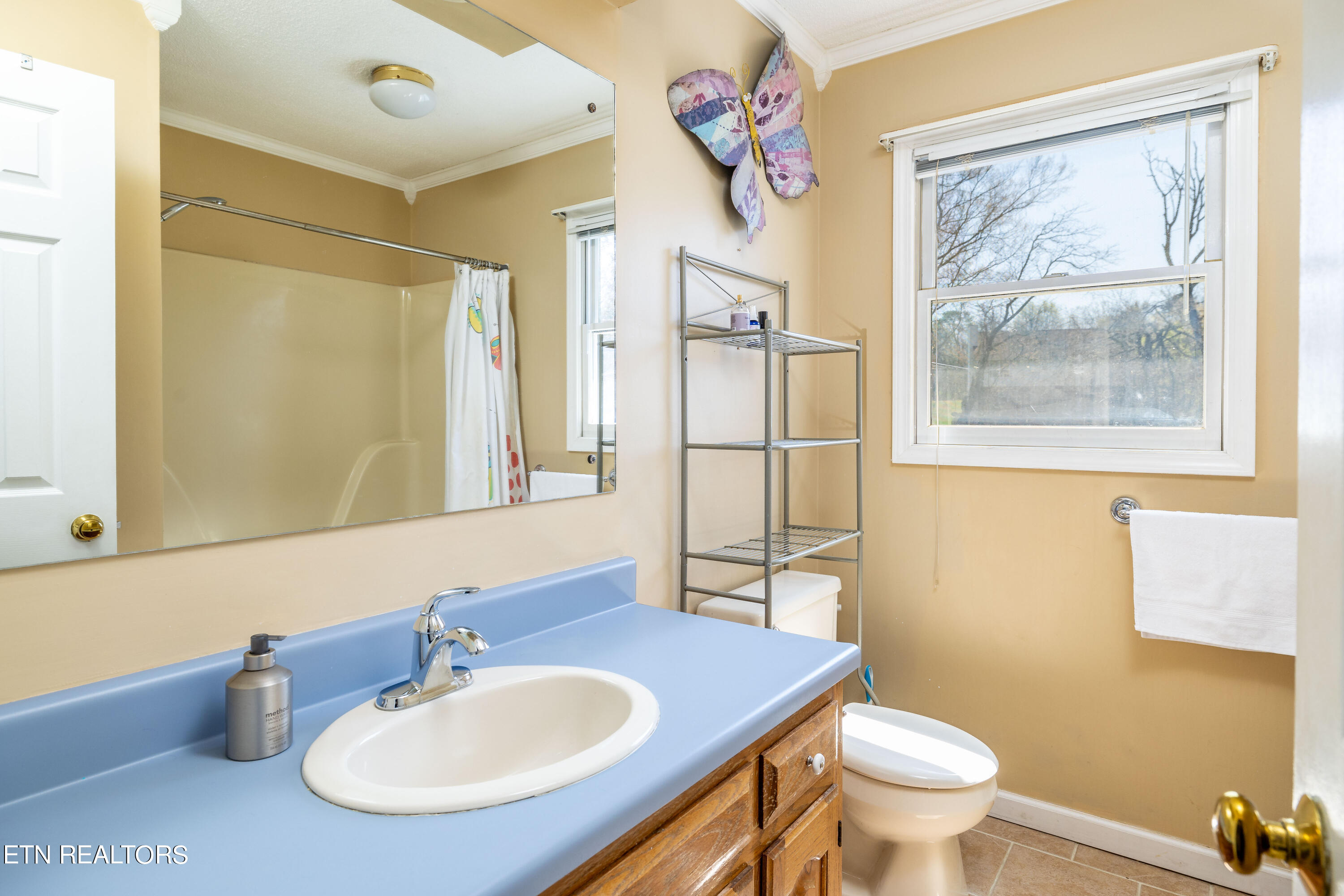 711 Knights Bridge Rd