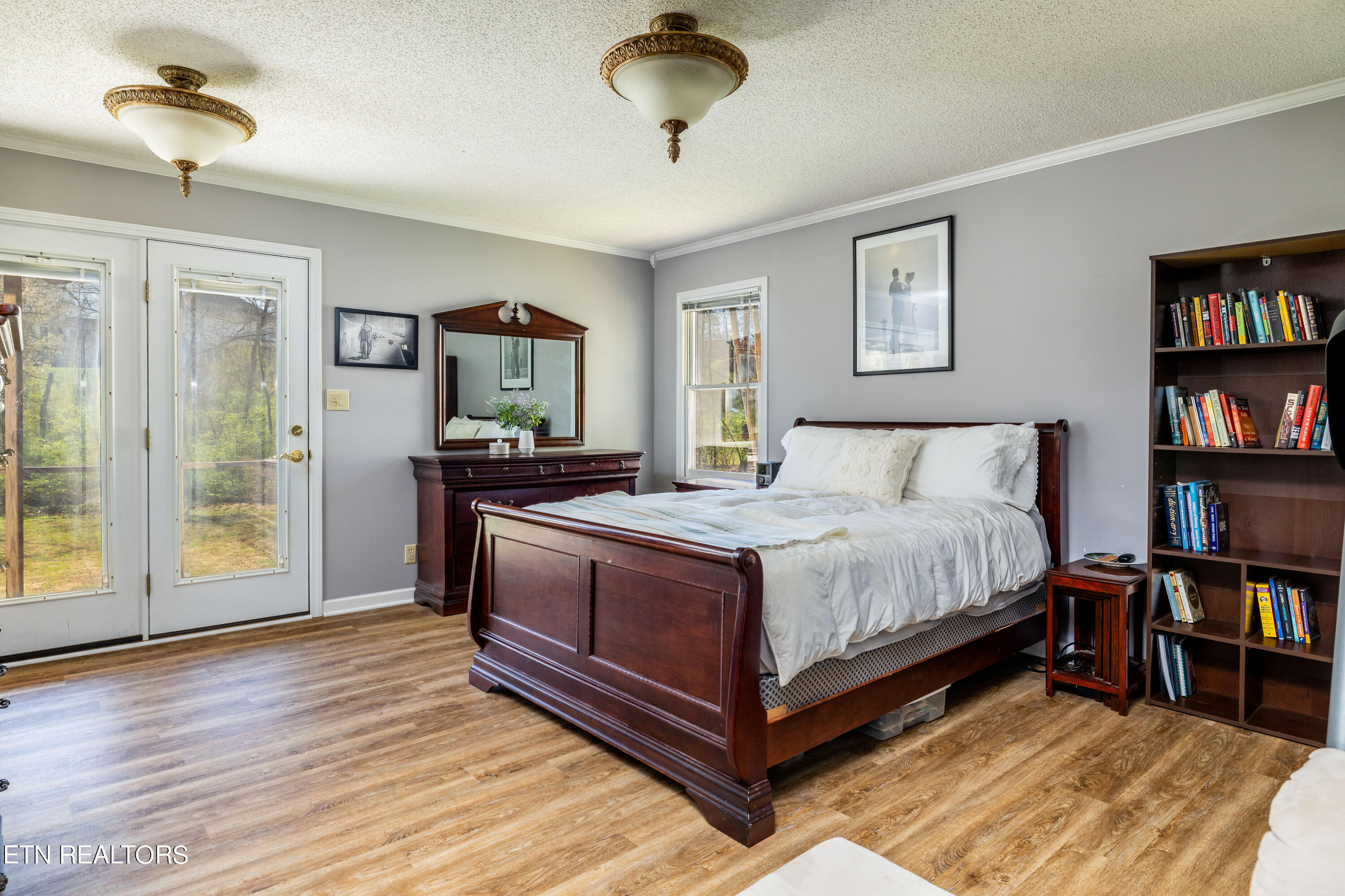 711 Knights Bridge Rd