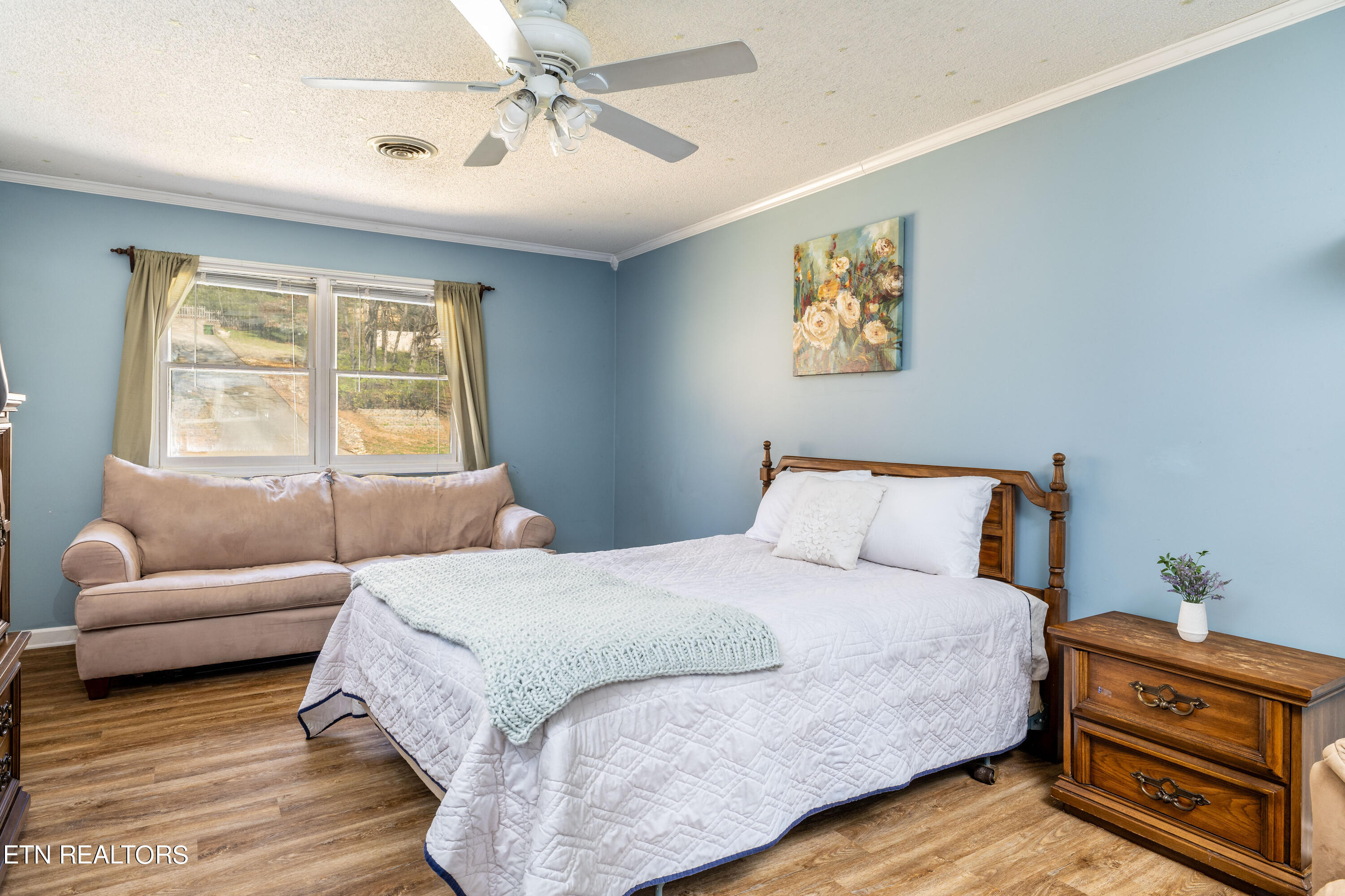 711 Knights Bridge Rd