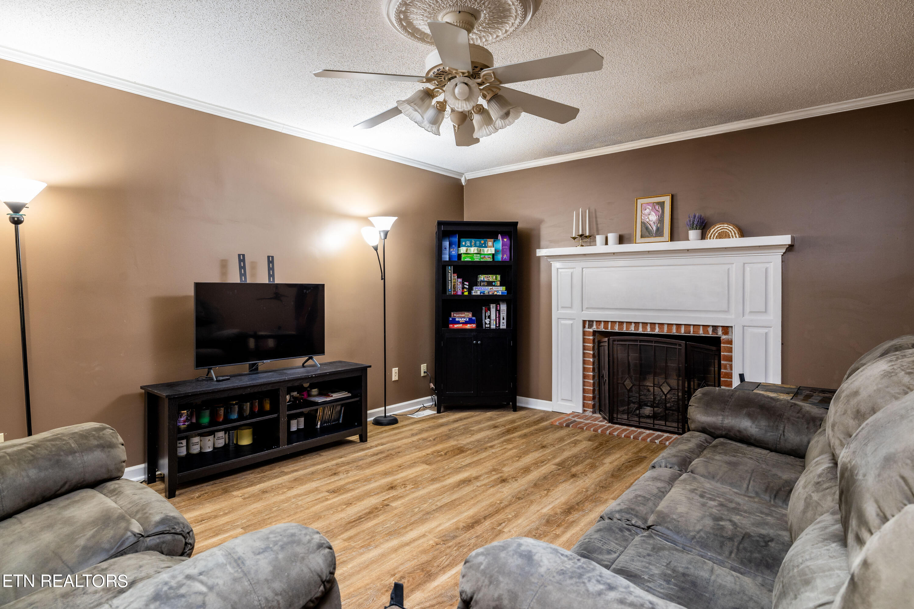 711 Knights Bridge Rd