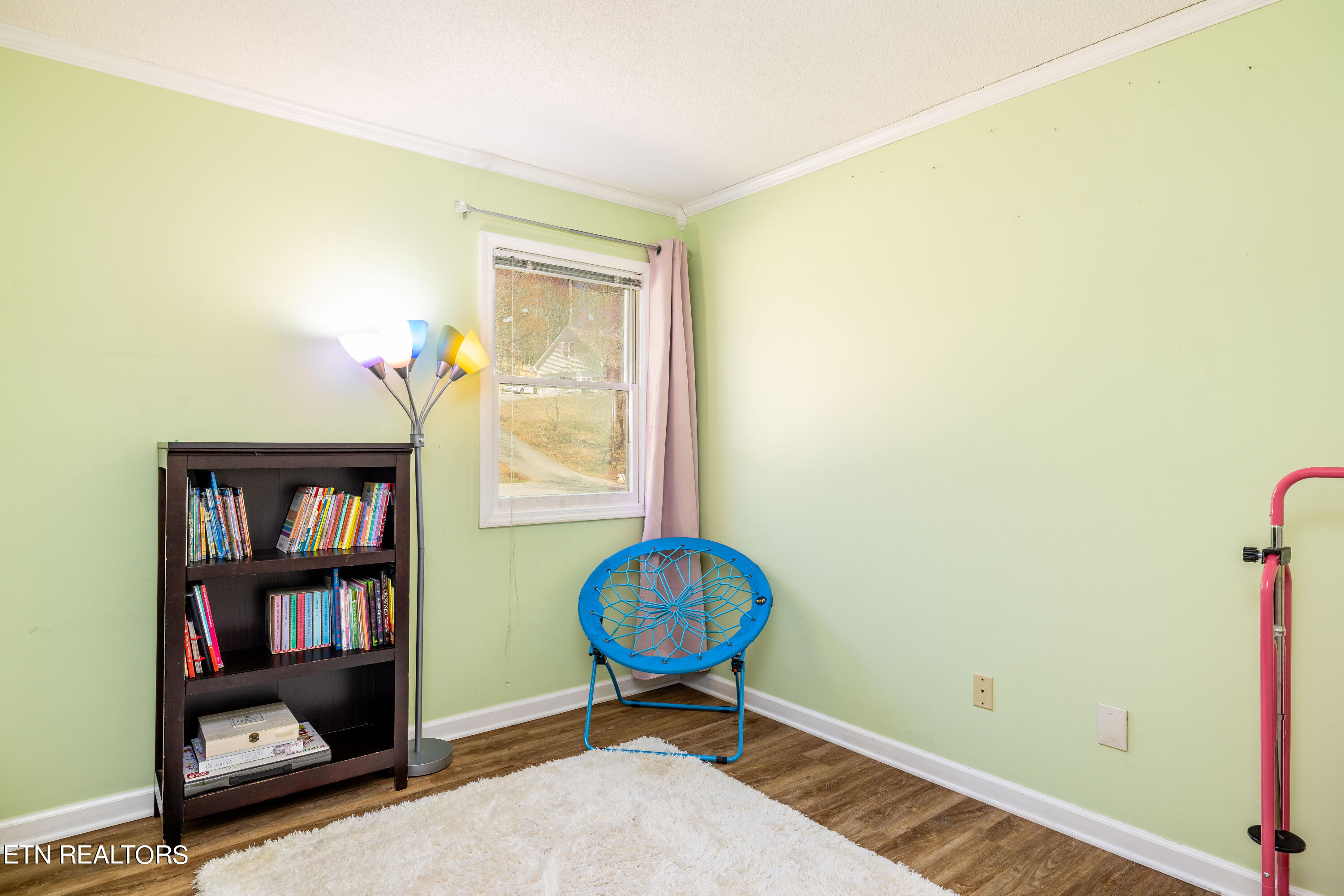 711 Knights Bridge Rd