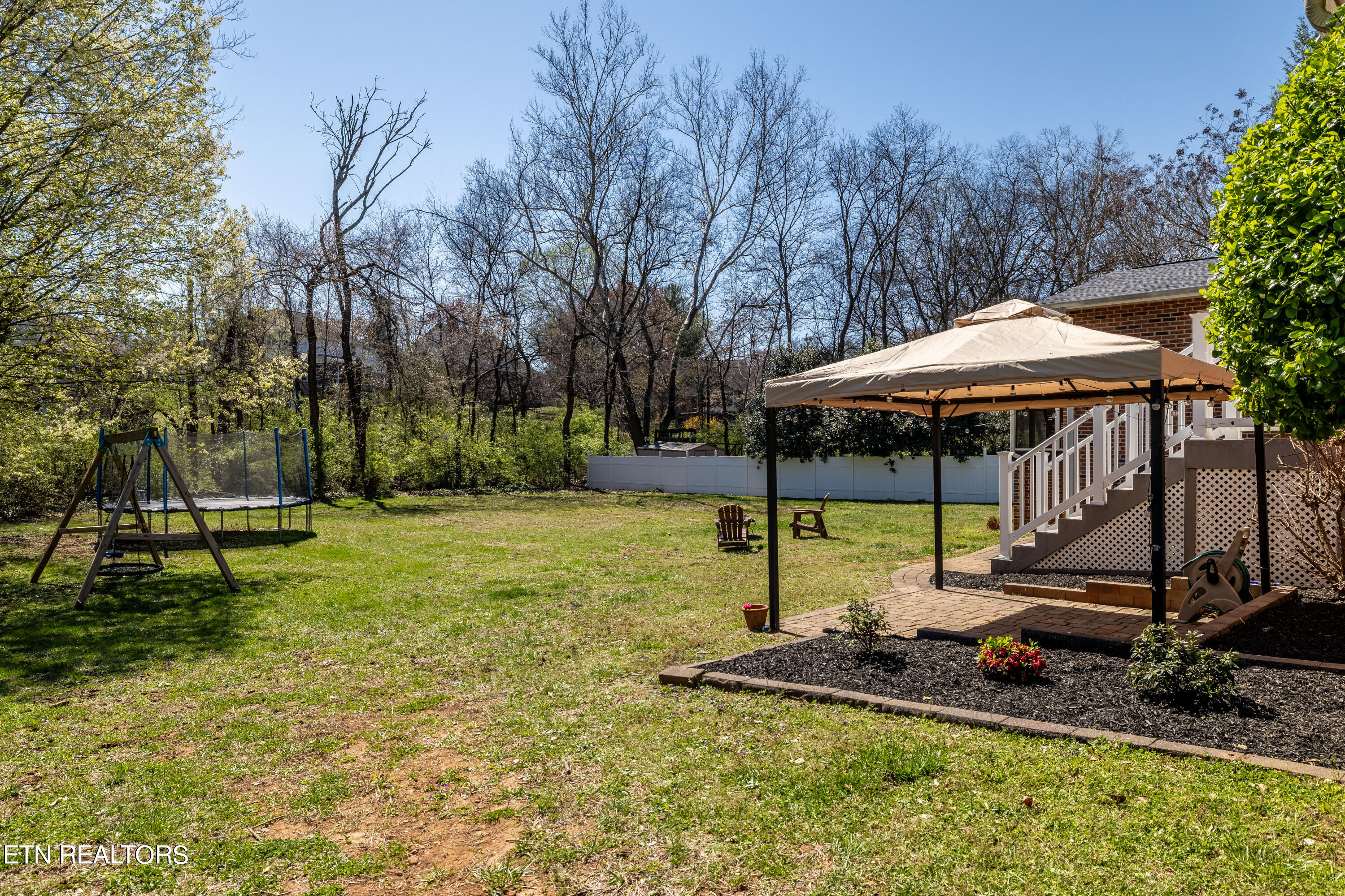 711 Knights Bridge Rd