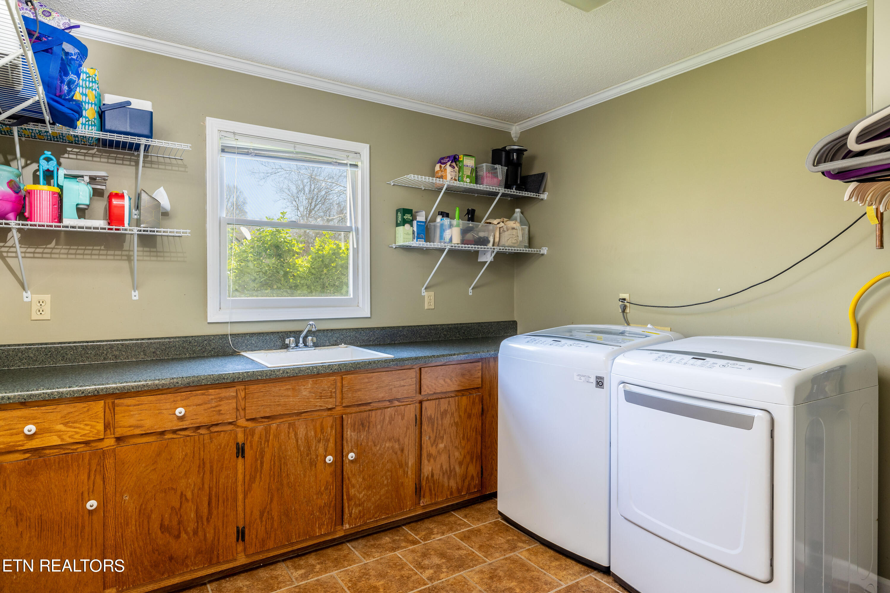 711 Knights Bridge Rd