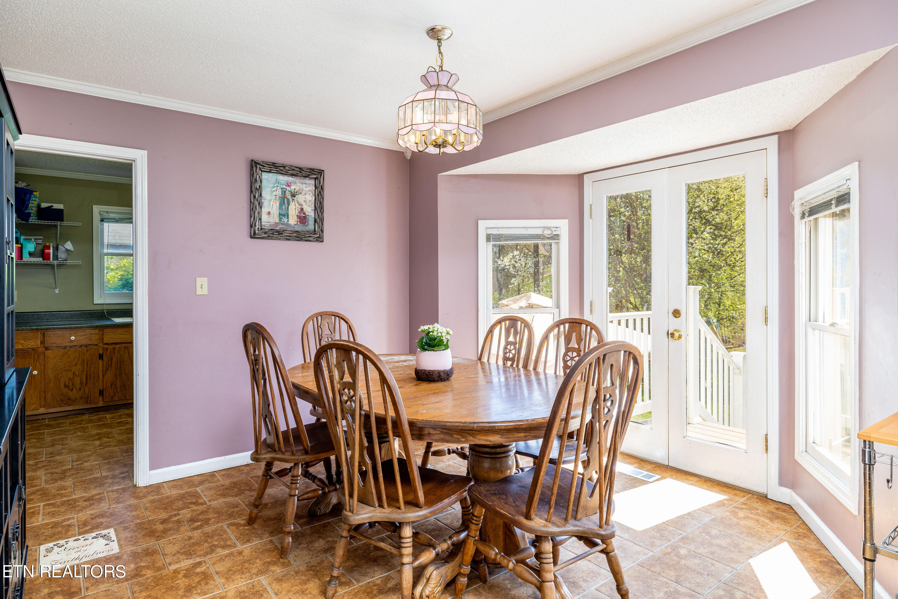 711 Knights Bridge Rd