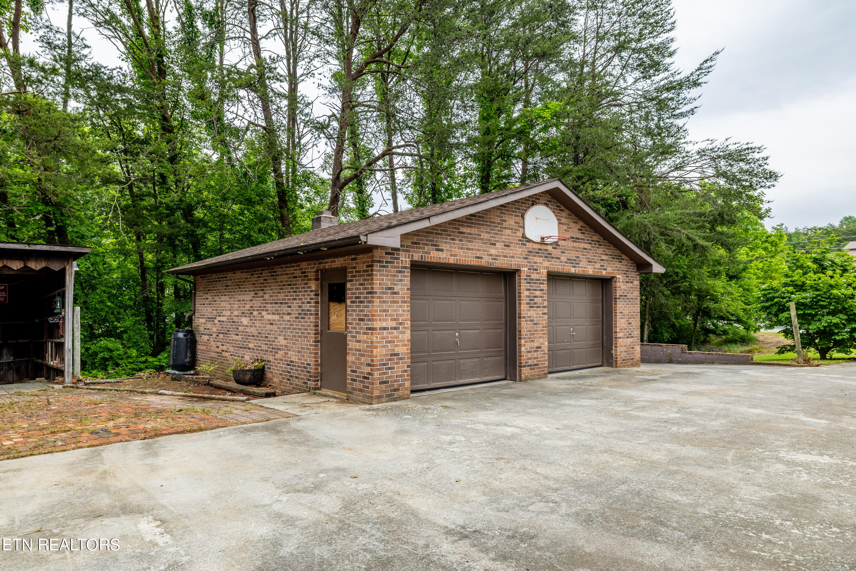 606 Dotson Memorial Rd