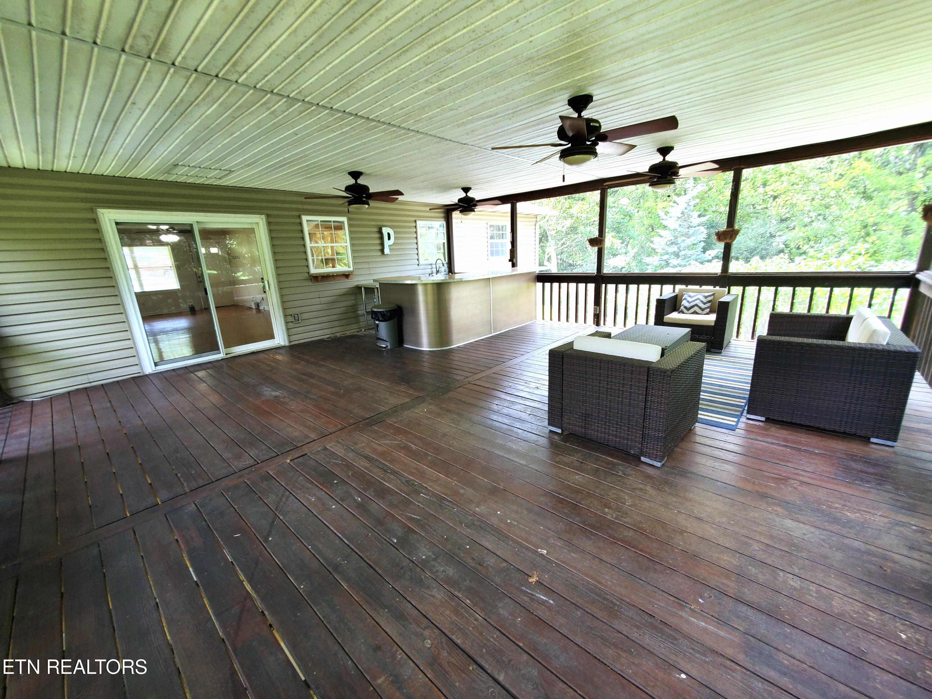 708 Gladstone Circle