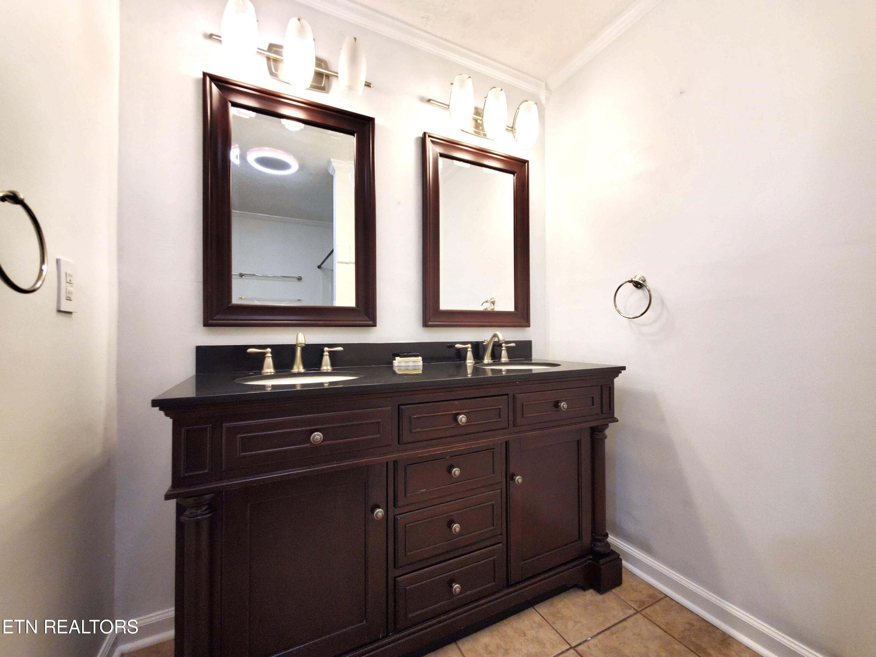 708 Gladstone Circle