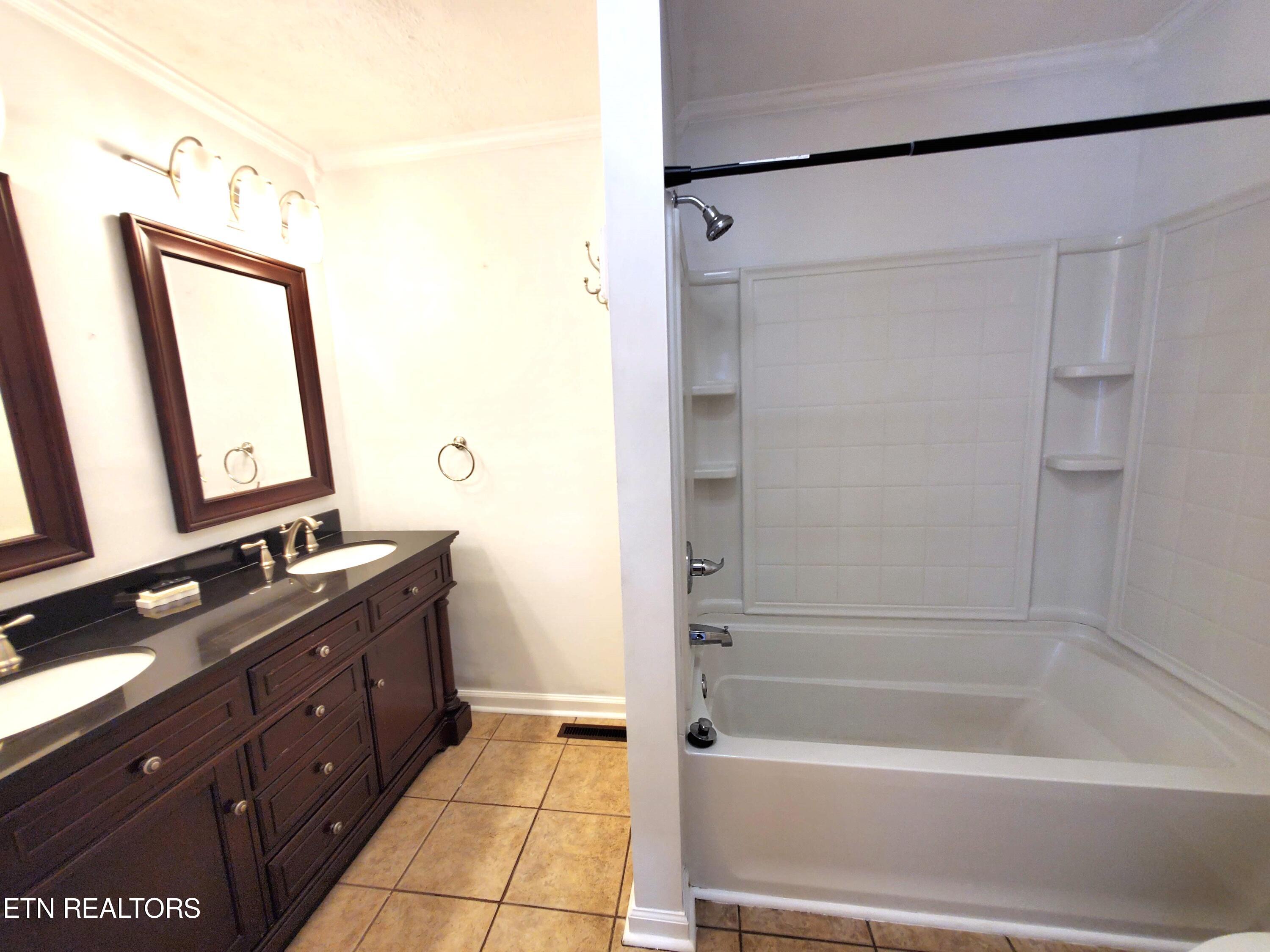 708 Gladstone Circle