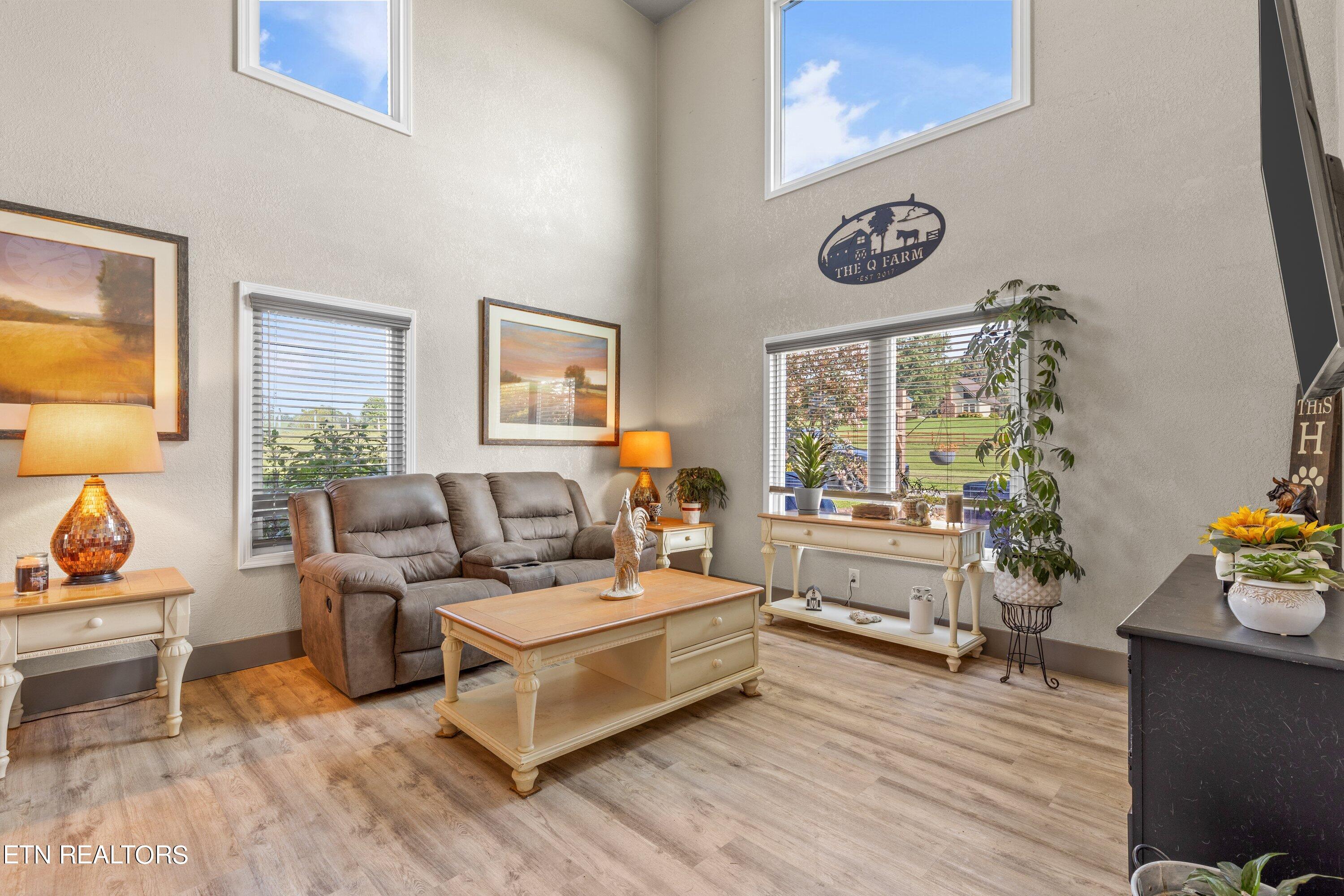 422 Glenlock Rd