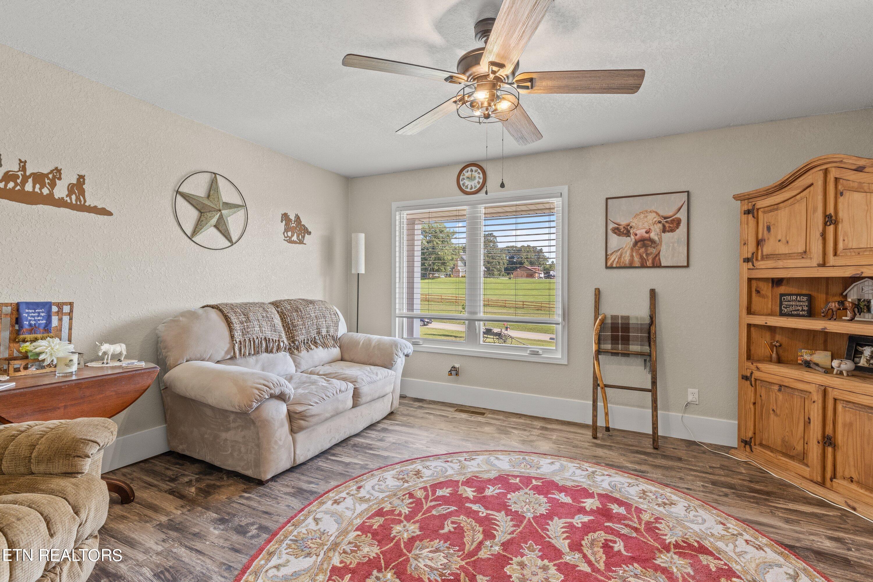 422 Glenlock Rd