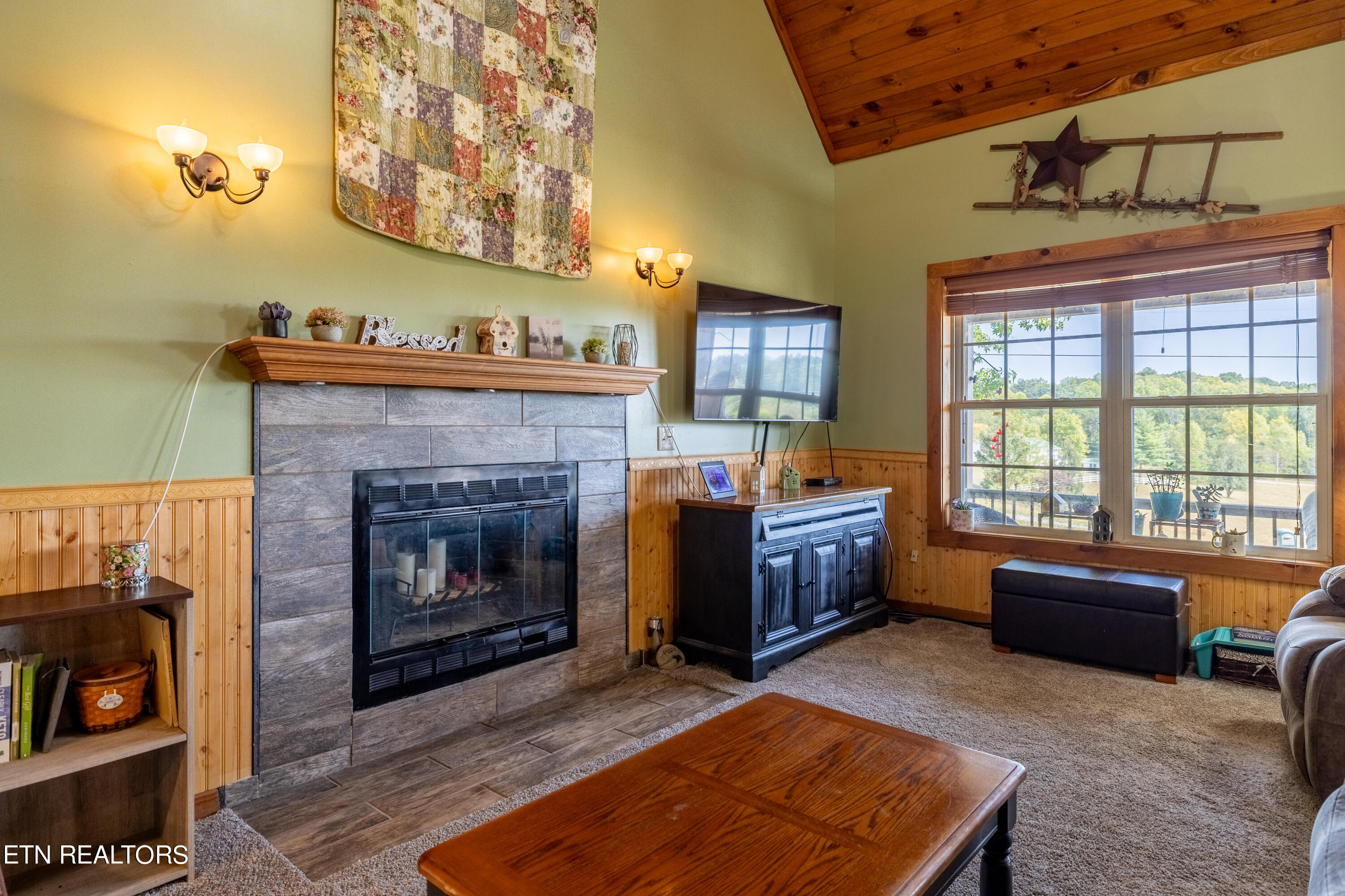 4494 Countryside W