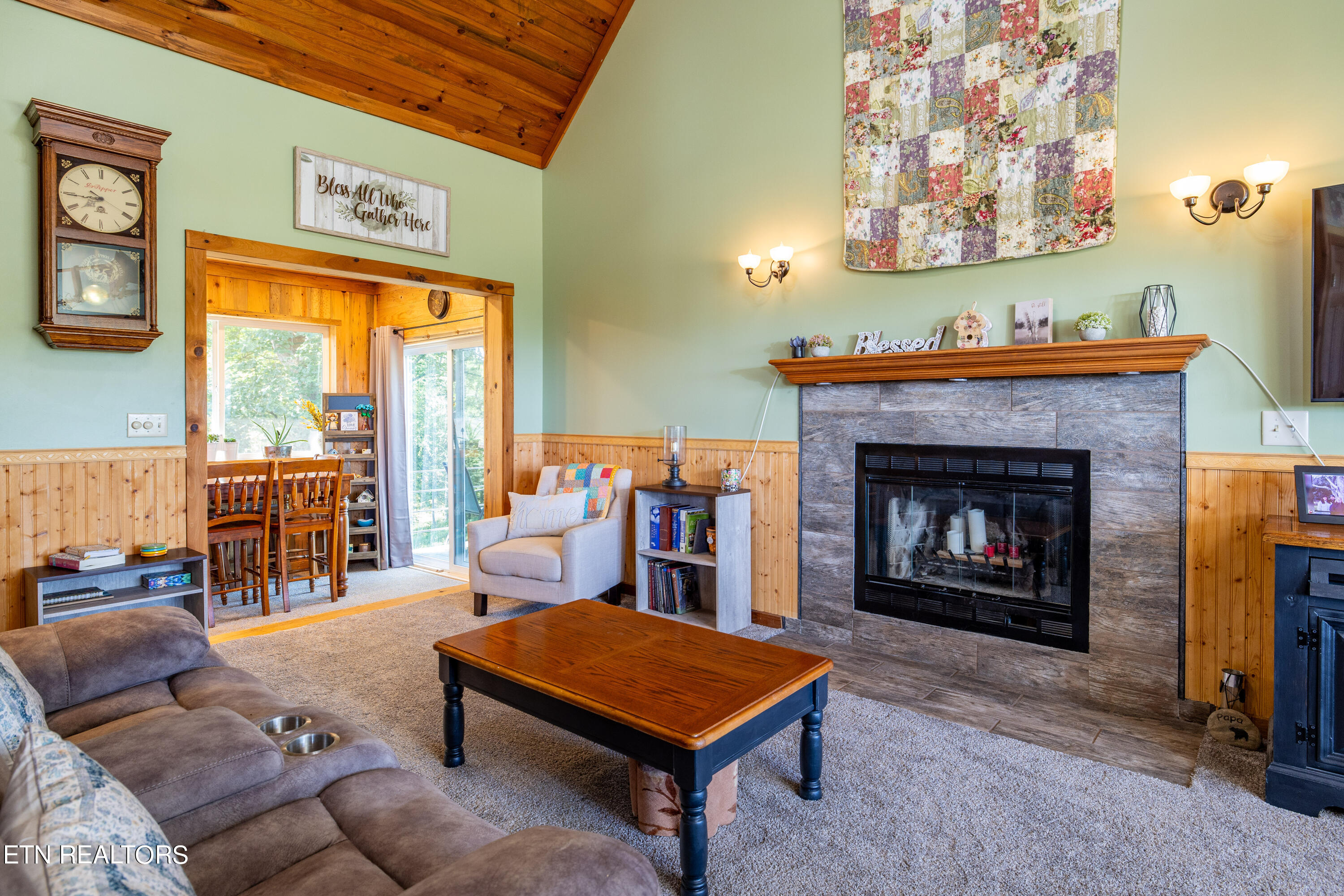 4494 Countryside W