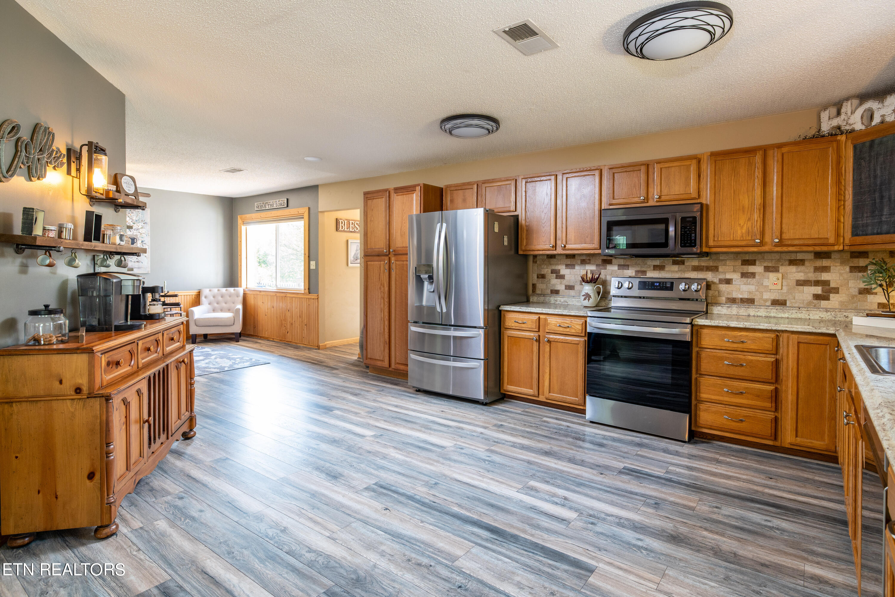 4494 Countryside W