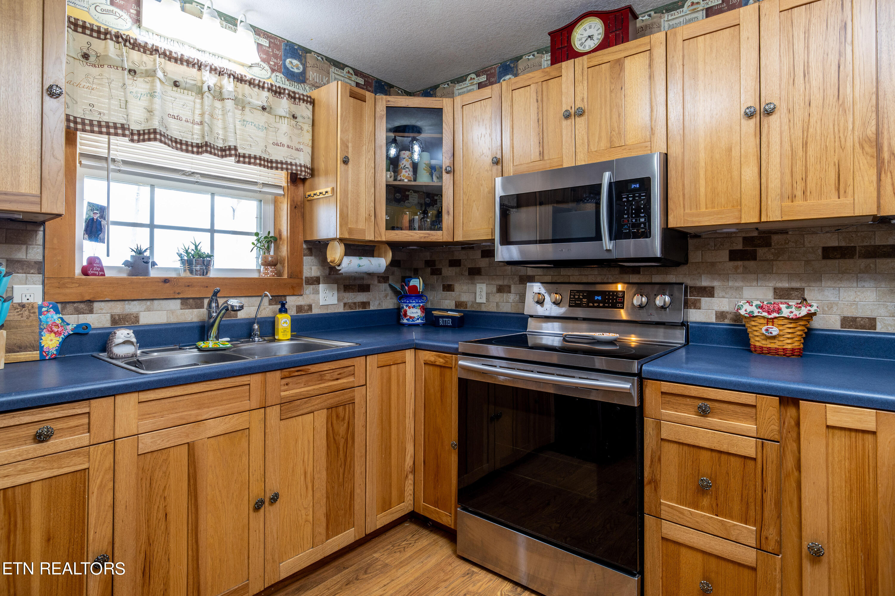 4494 Countryside W