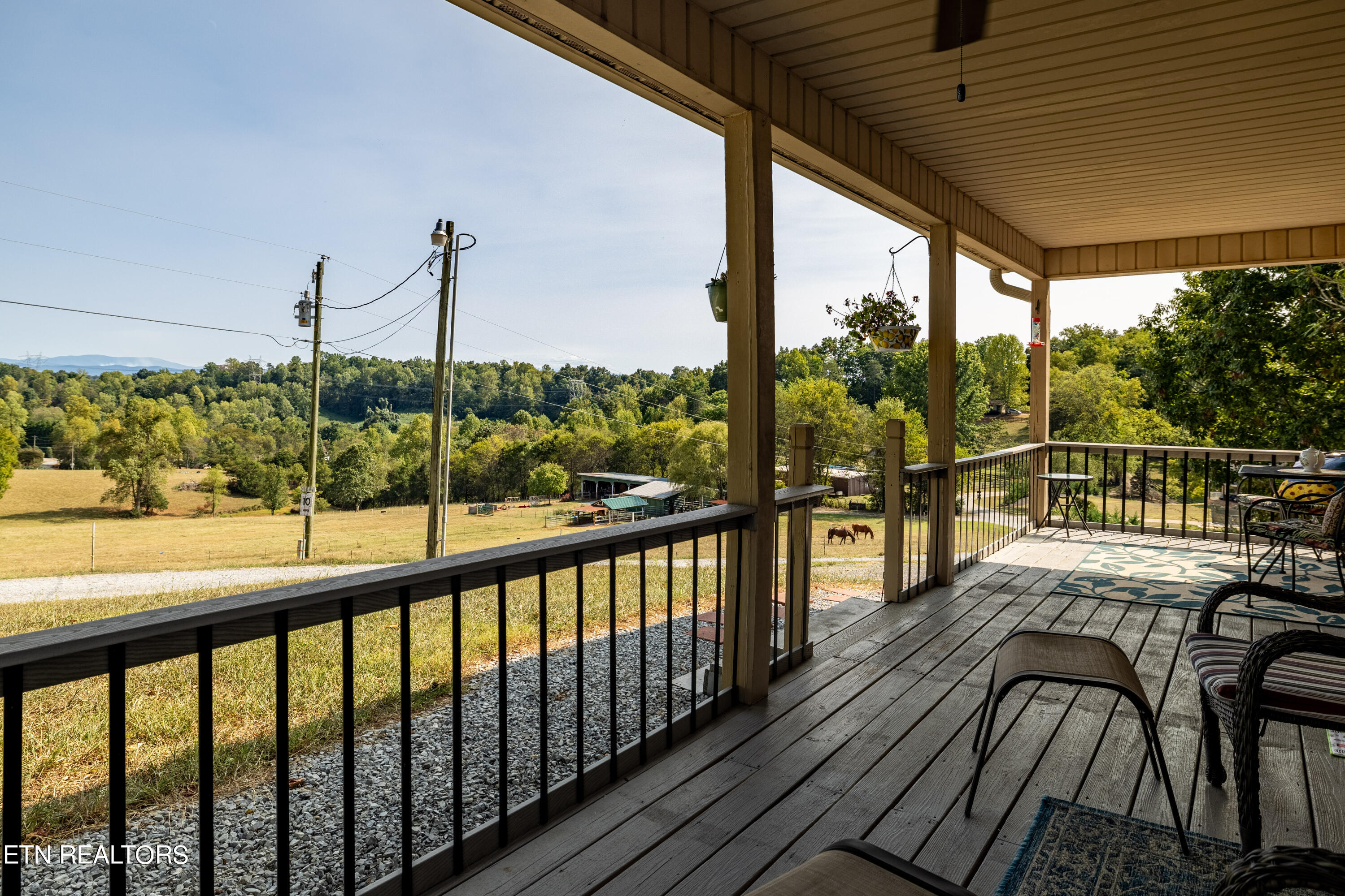 4494 Countryside W