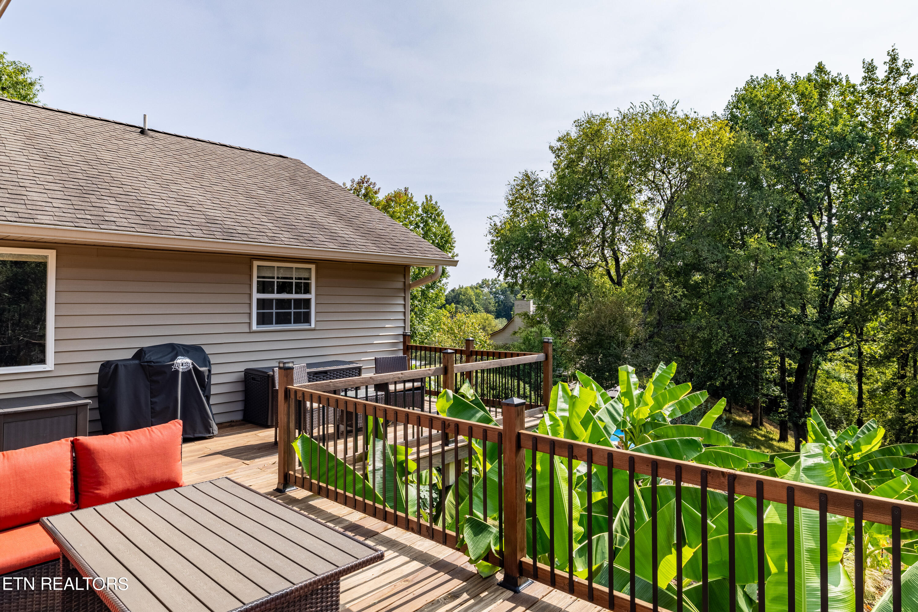 4494 Countryside W