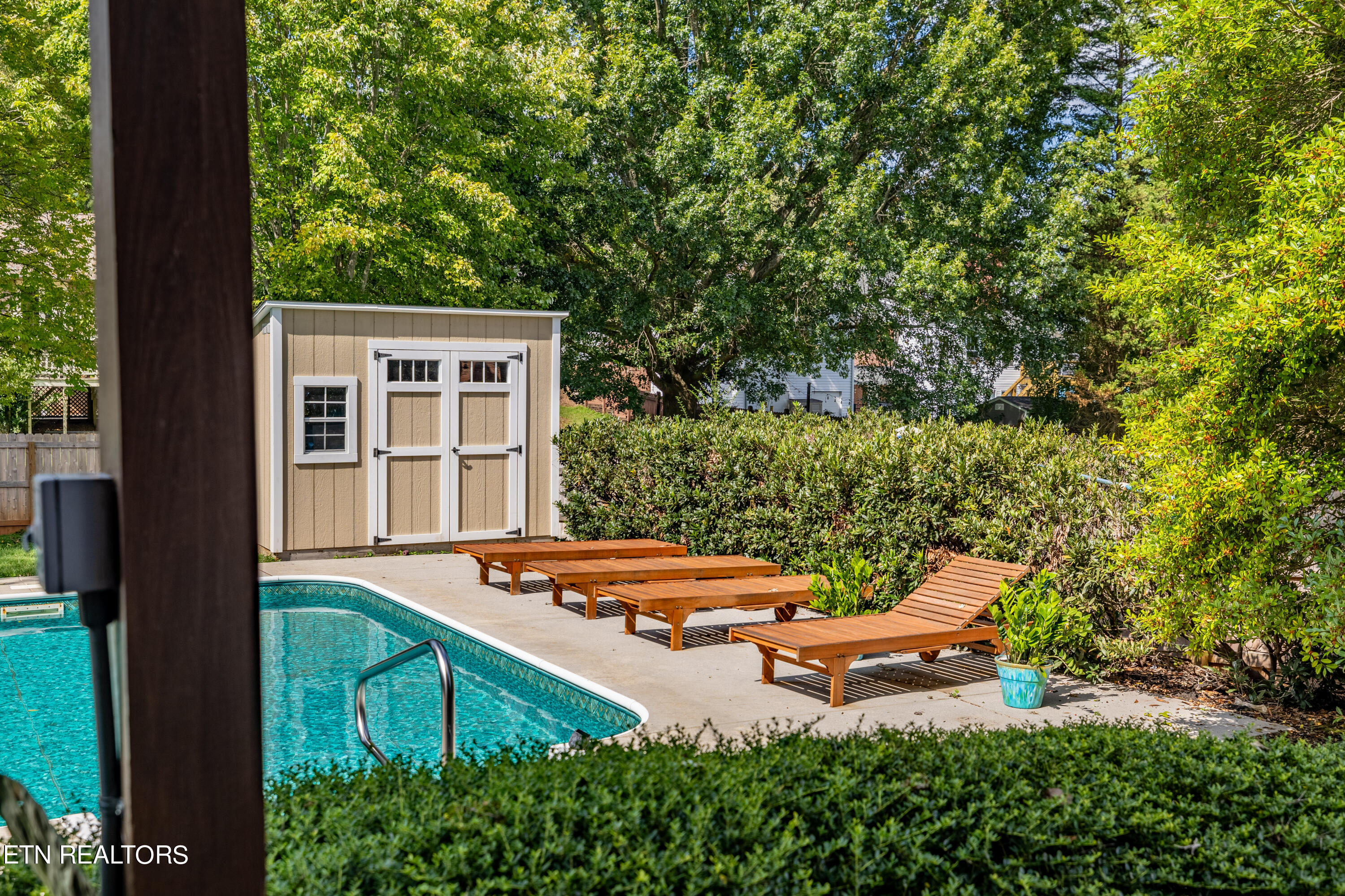 1837 Southcliff Drive