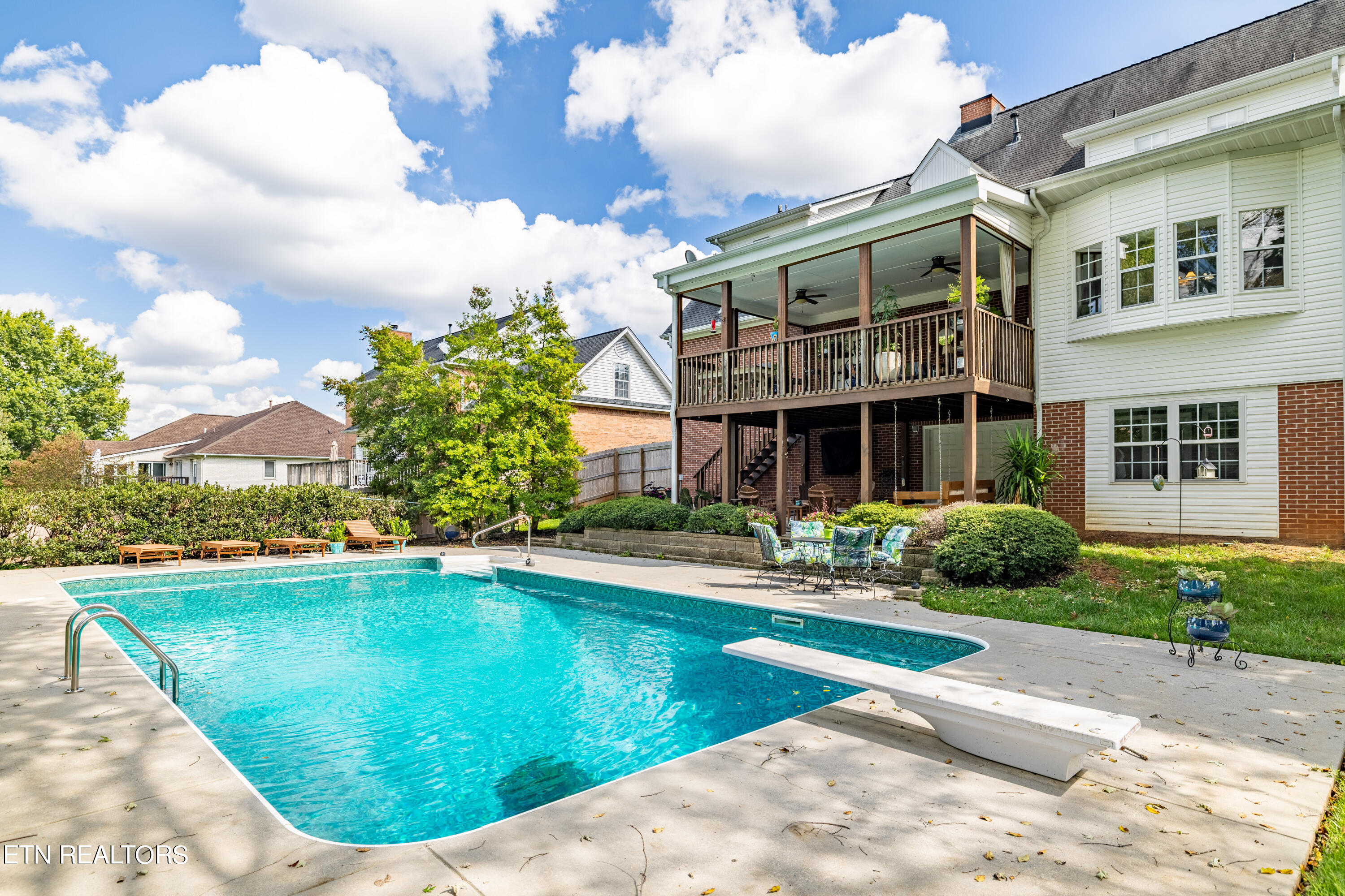 1837 Southcliff Drive