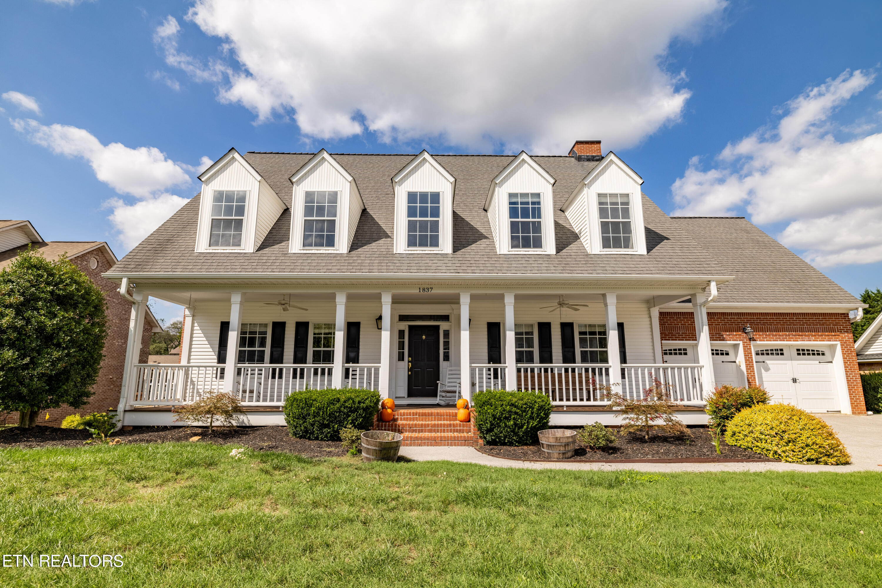 1837 Southcliff Drive