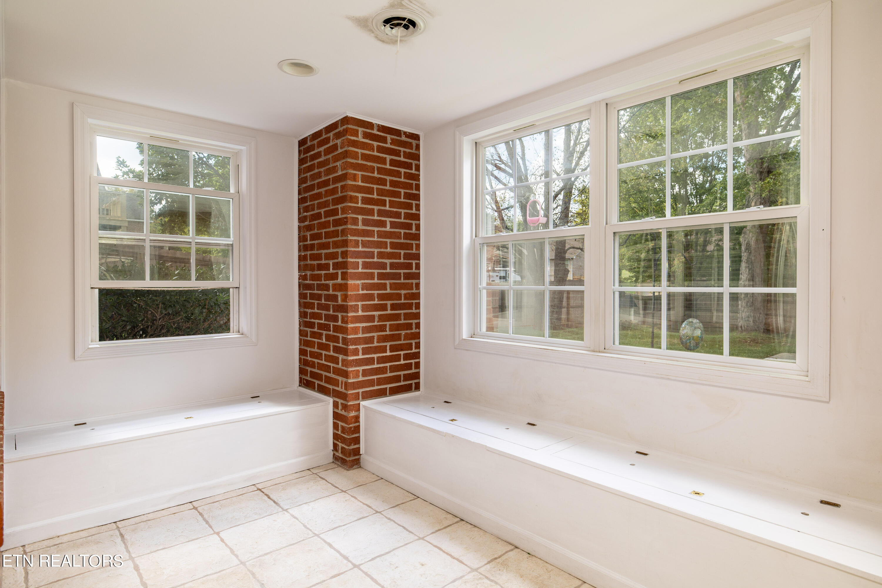 1837 Southcliff Drive