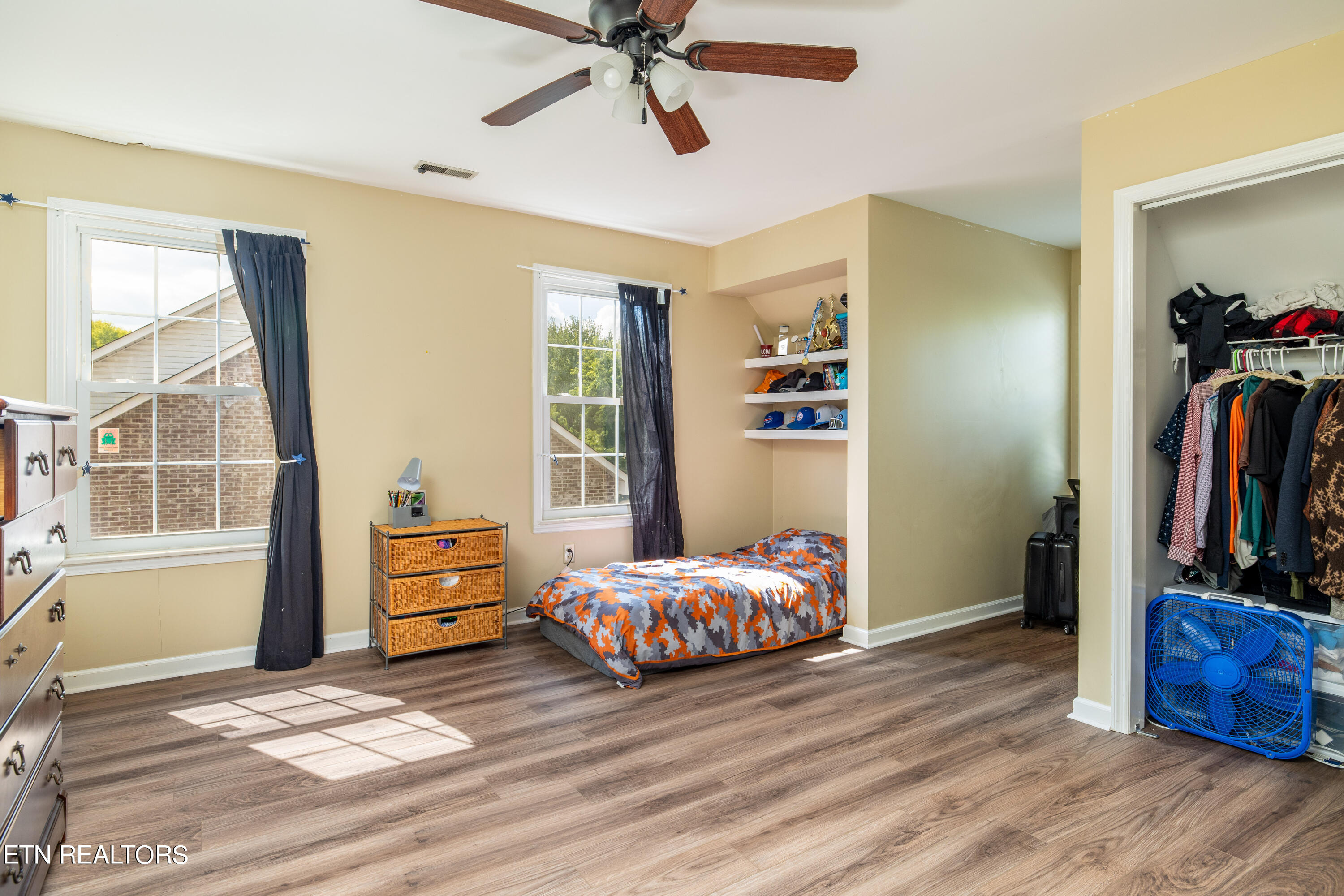 1837 Southcliff Drive