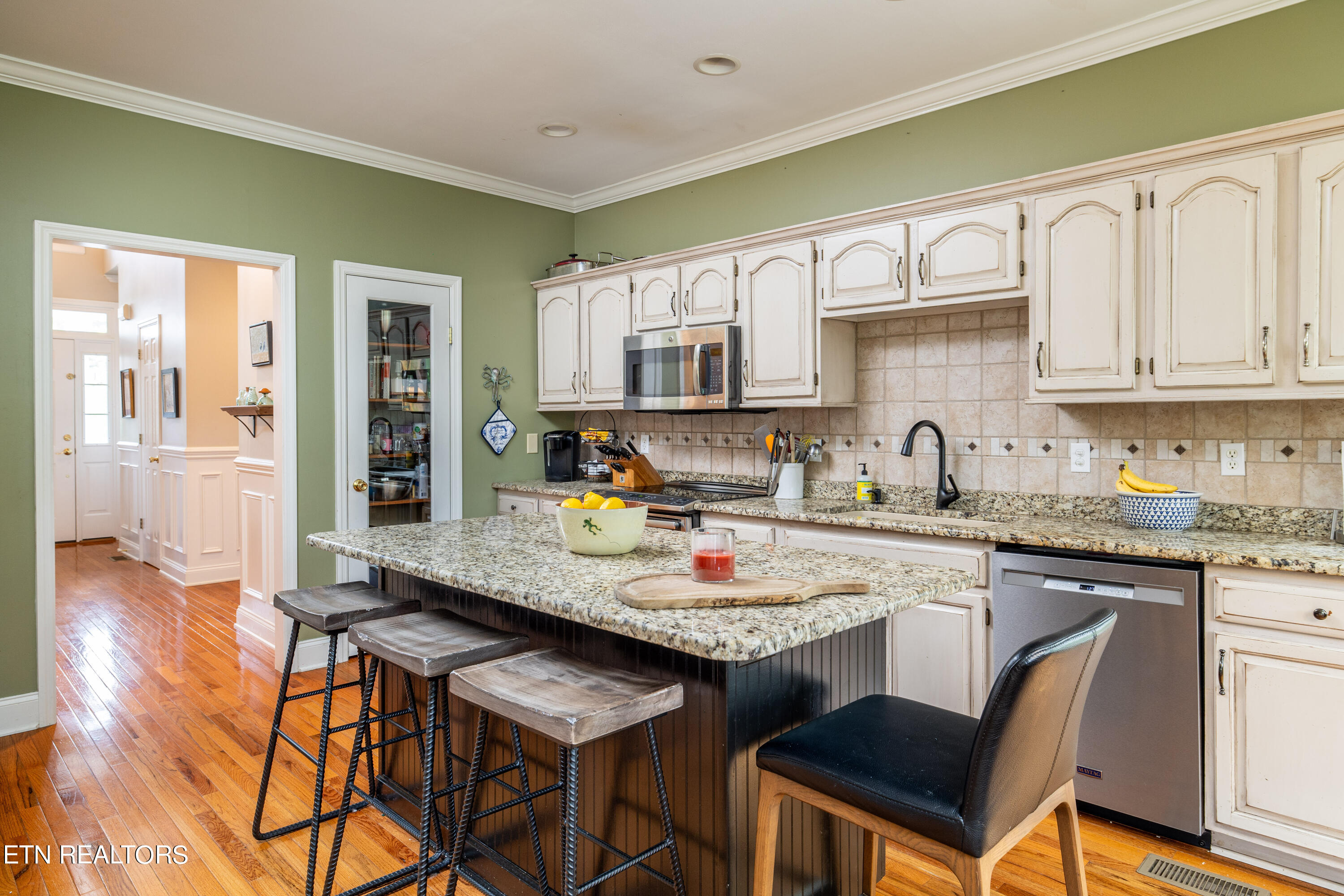 1837 Southcliff Drive