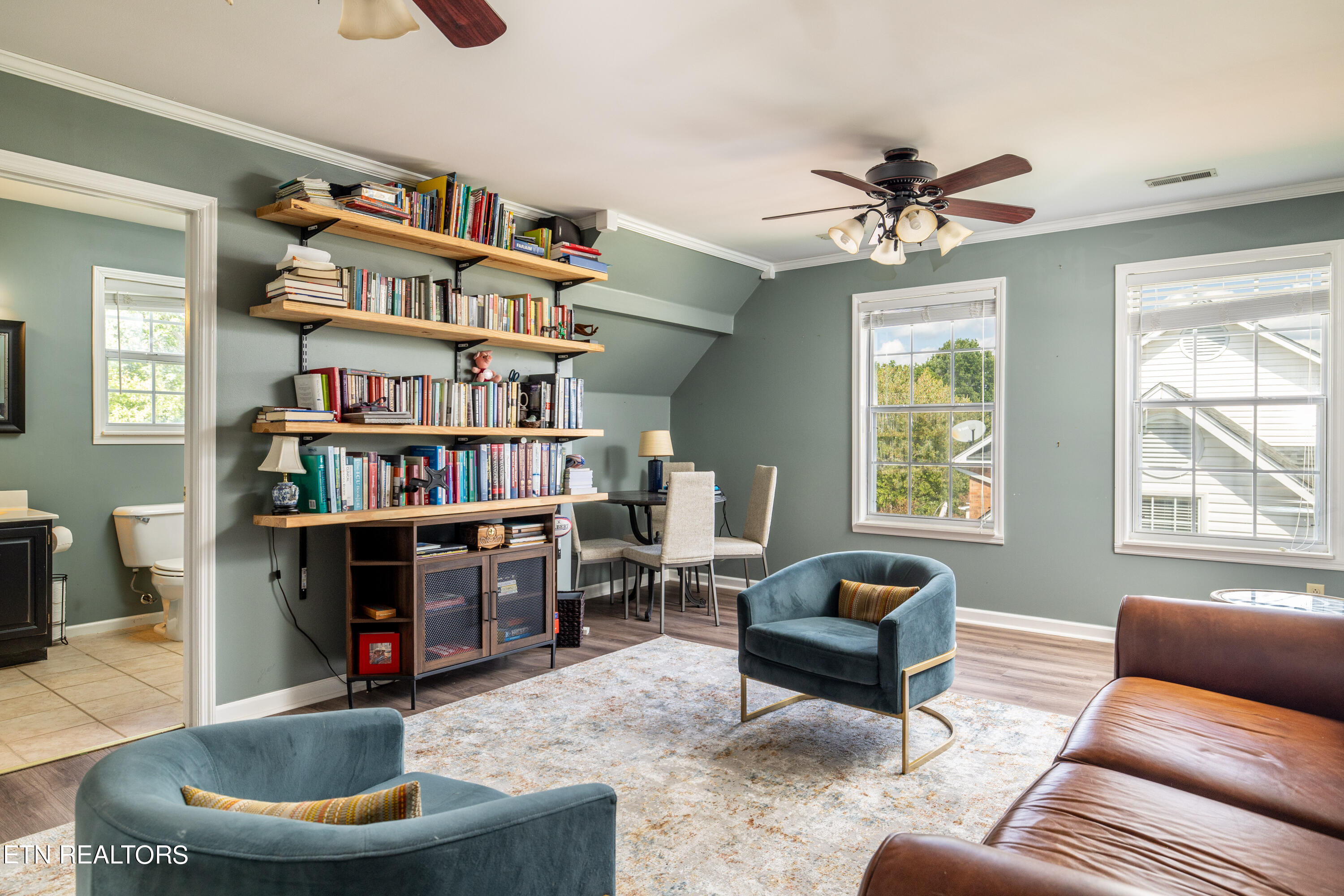 1837 Southcliff Drive