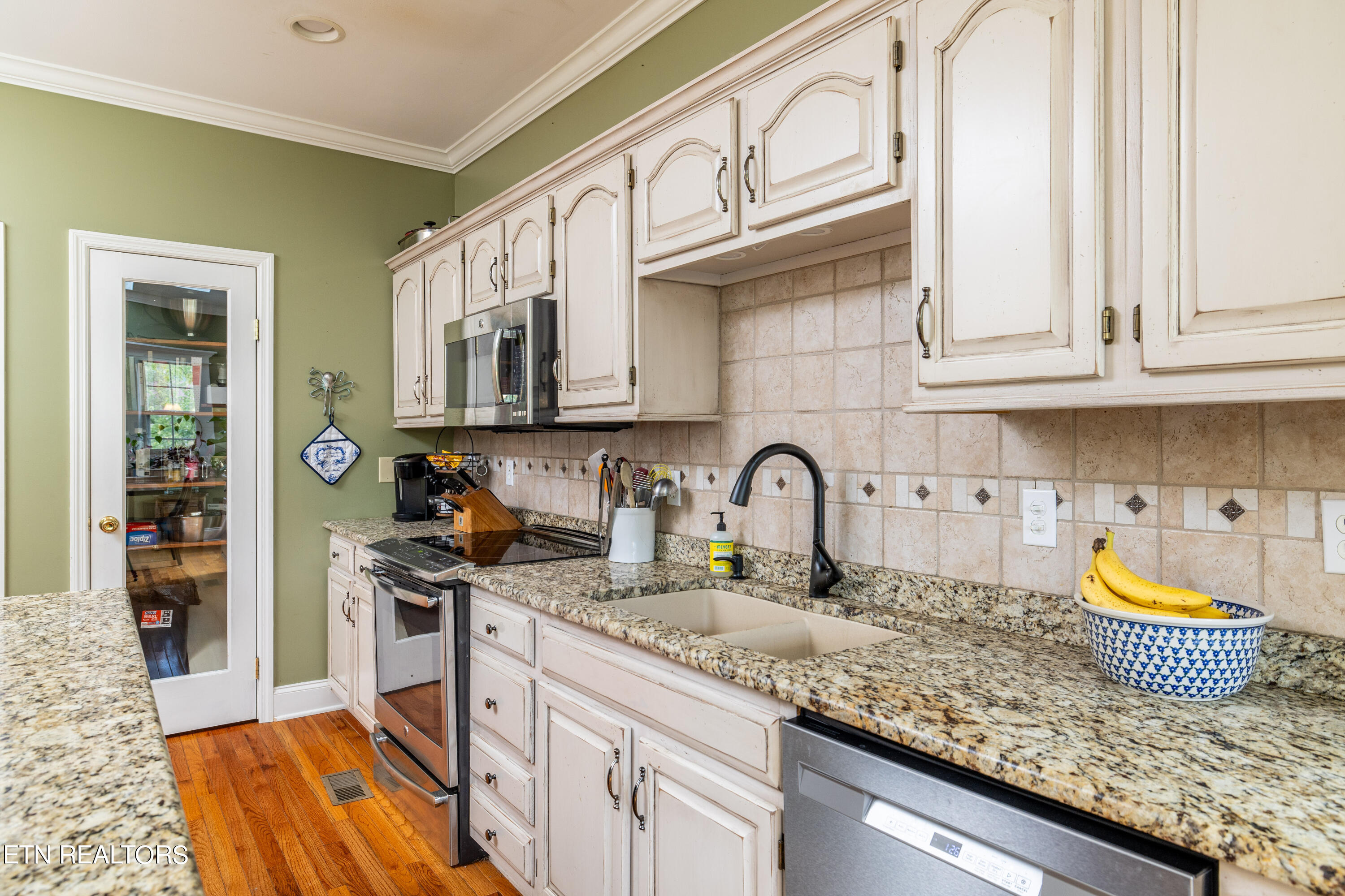 1837 Southcliff Drive