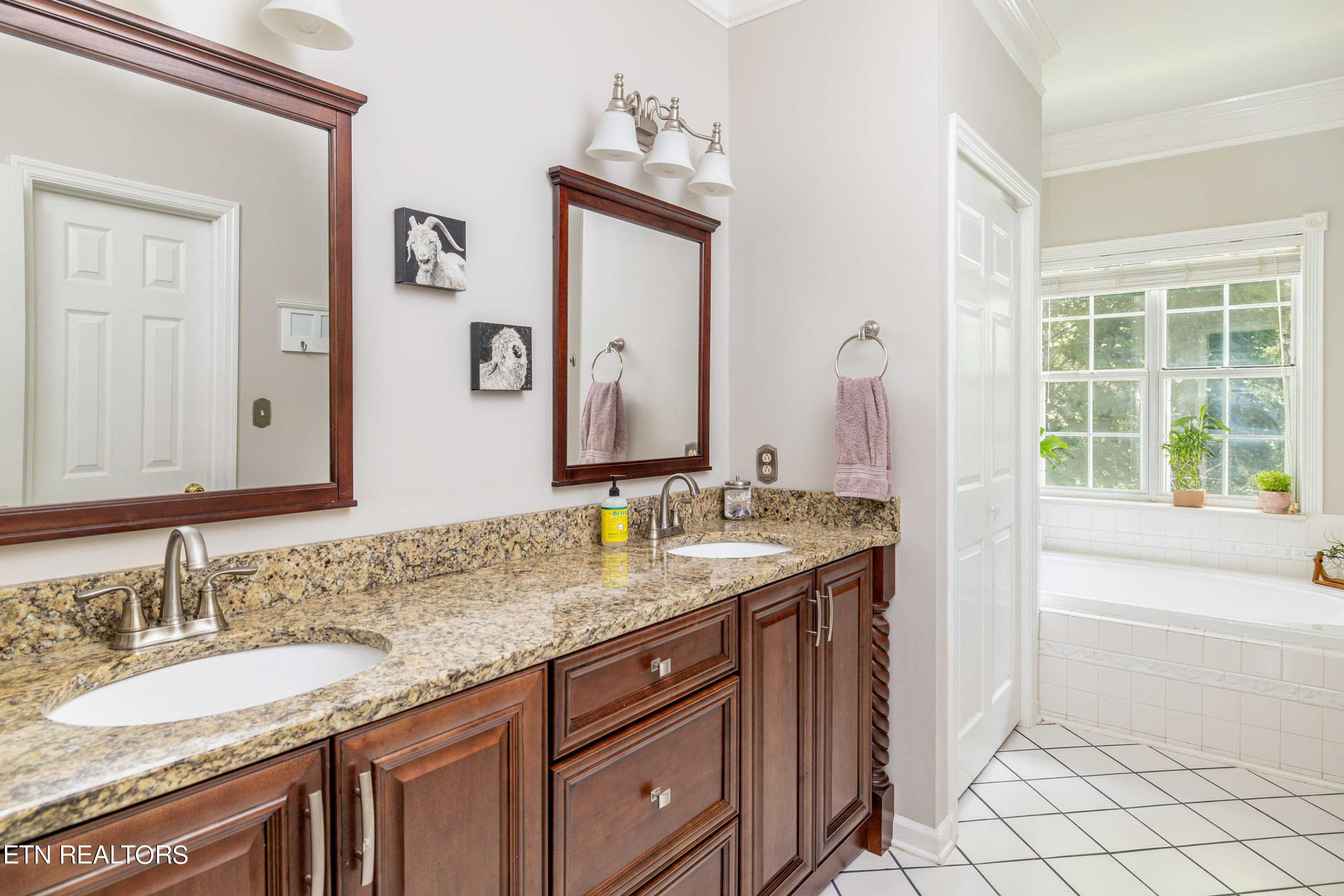 1837 Southcliff Drive