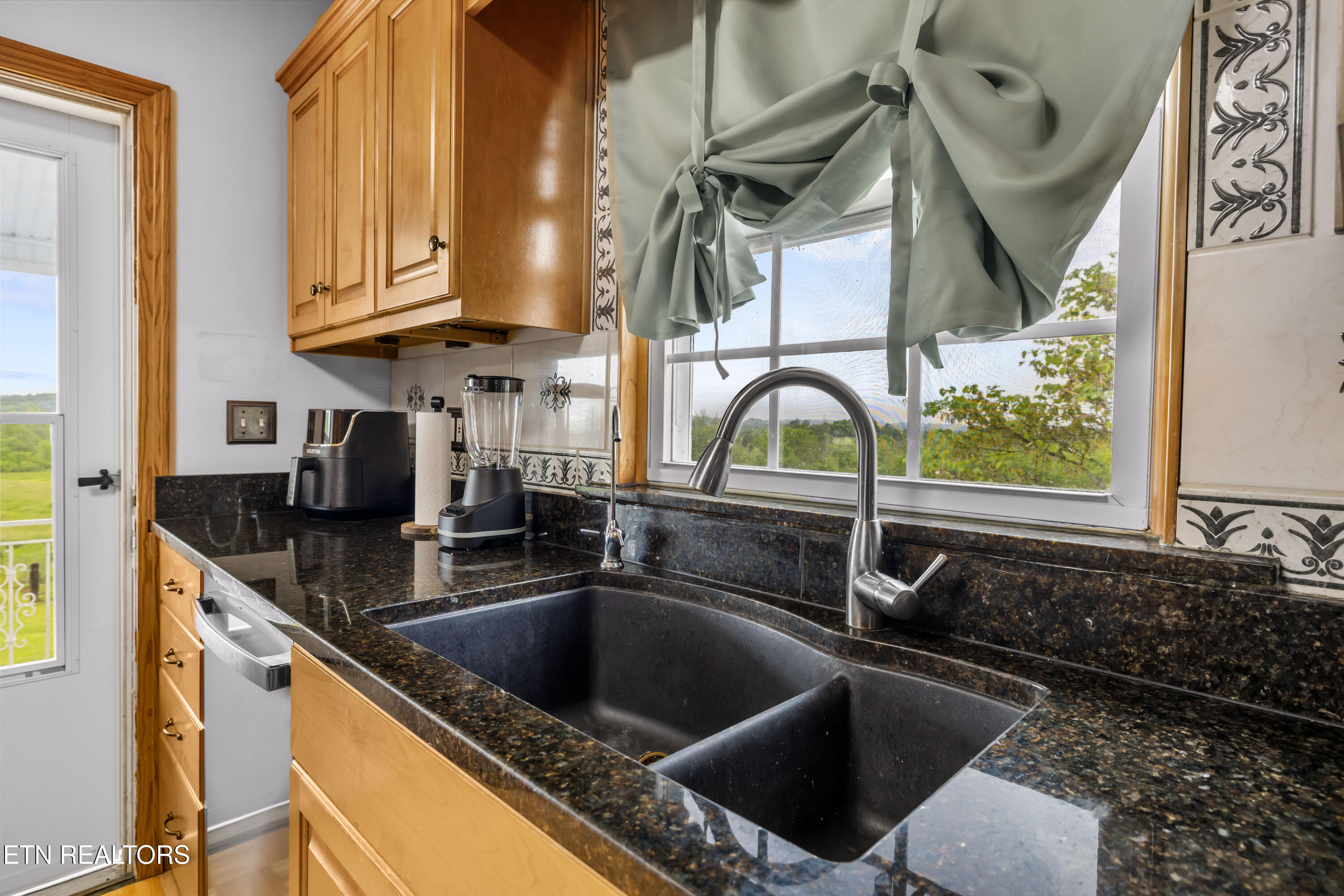 5515 US Highway 411S