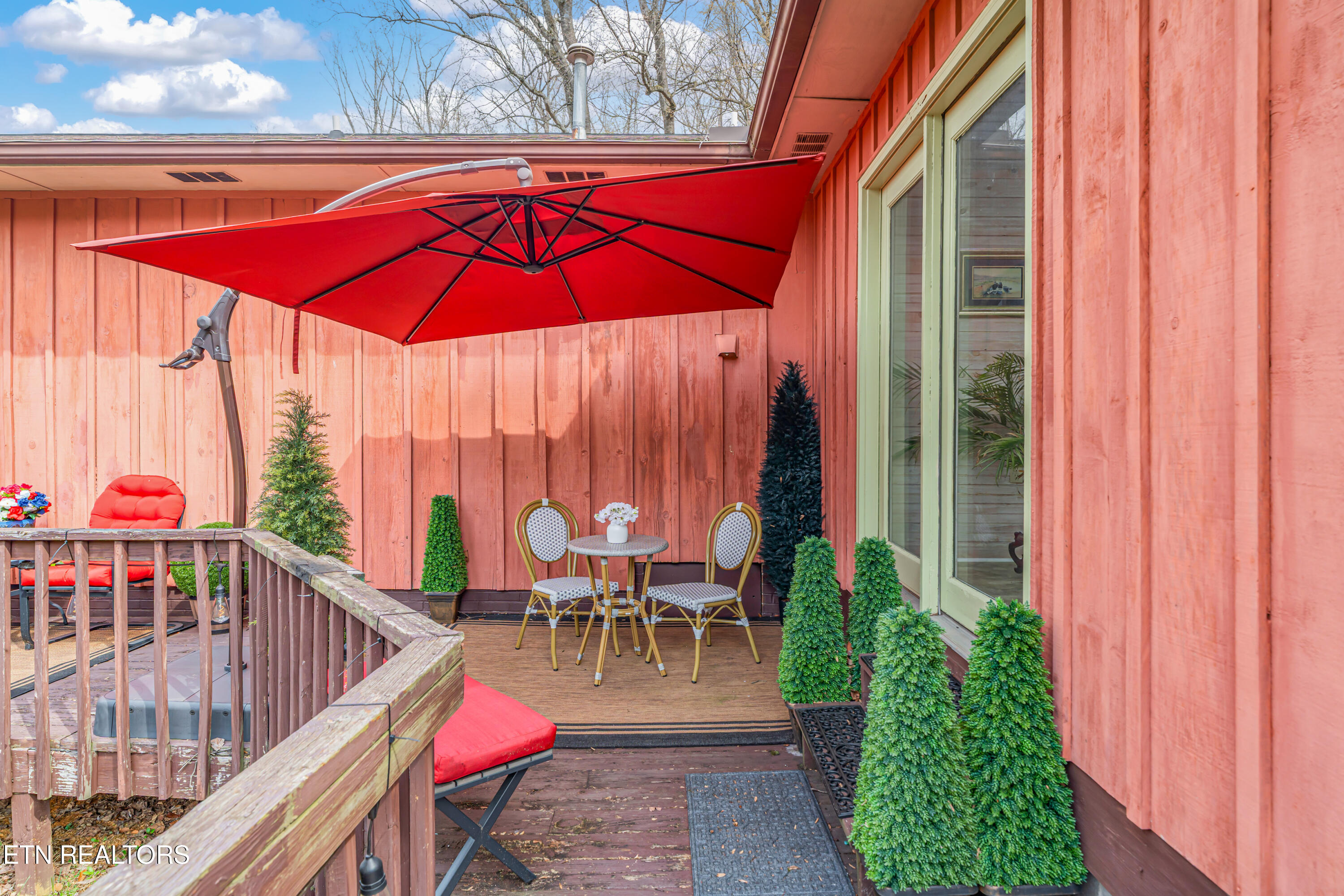 409 Lambert Lane