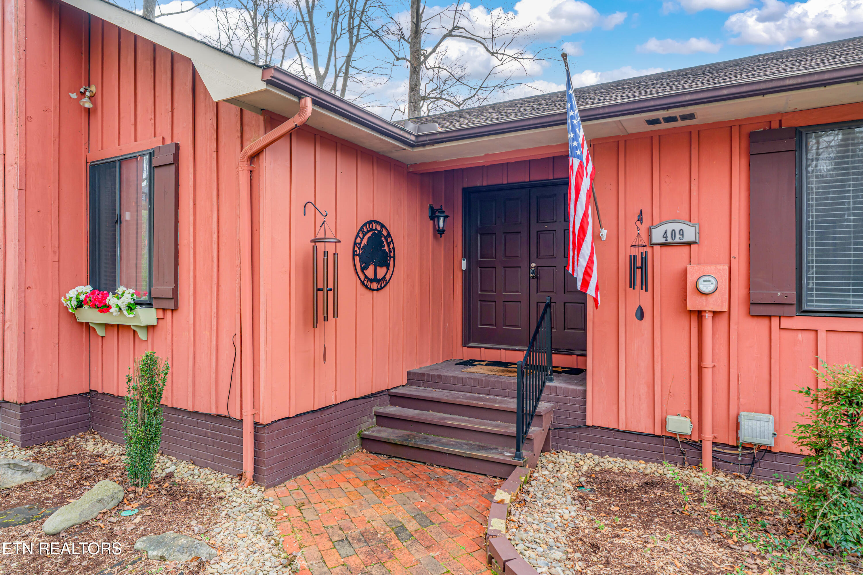 409 Lambert Lane
