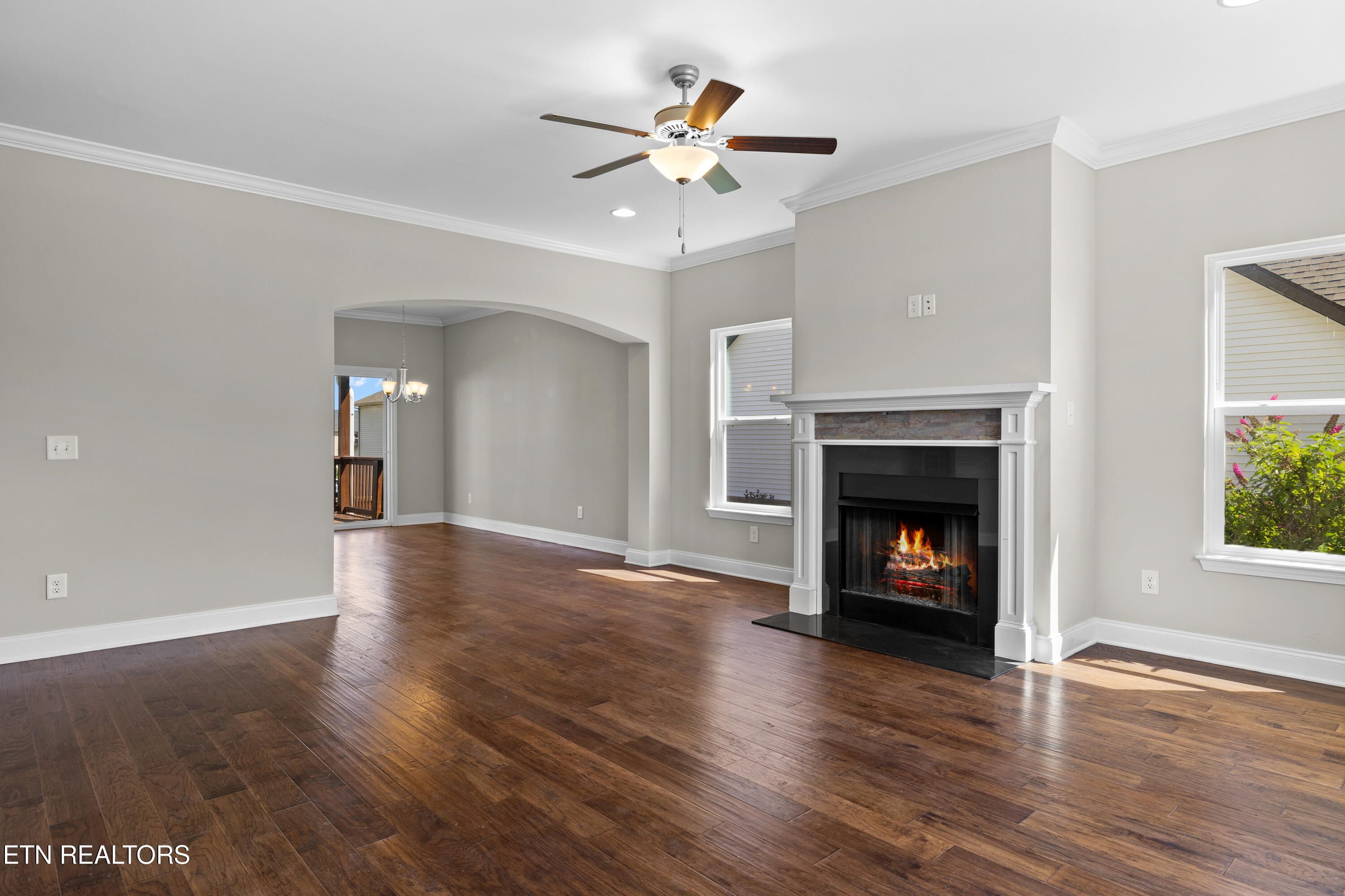 2209 Scarlet Tanager St