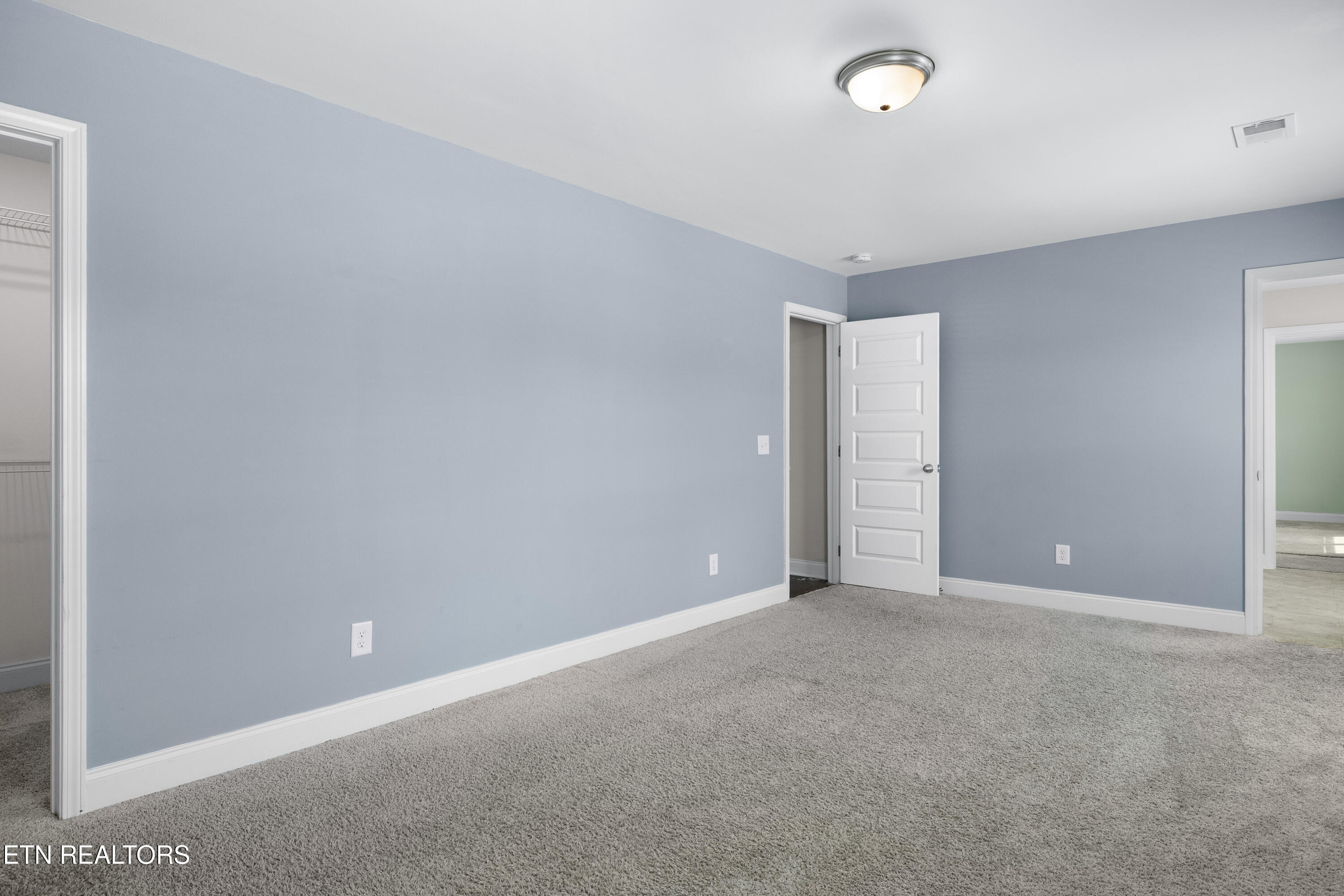 2209 Scarlet Tanager St