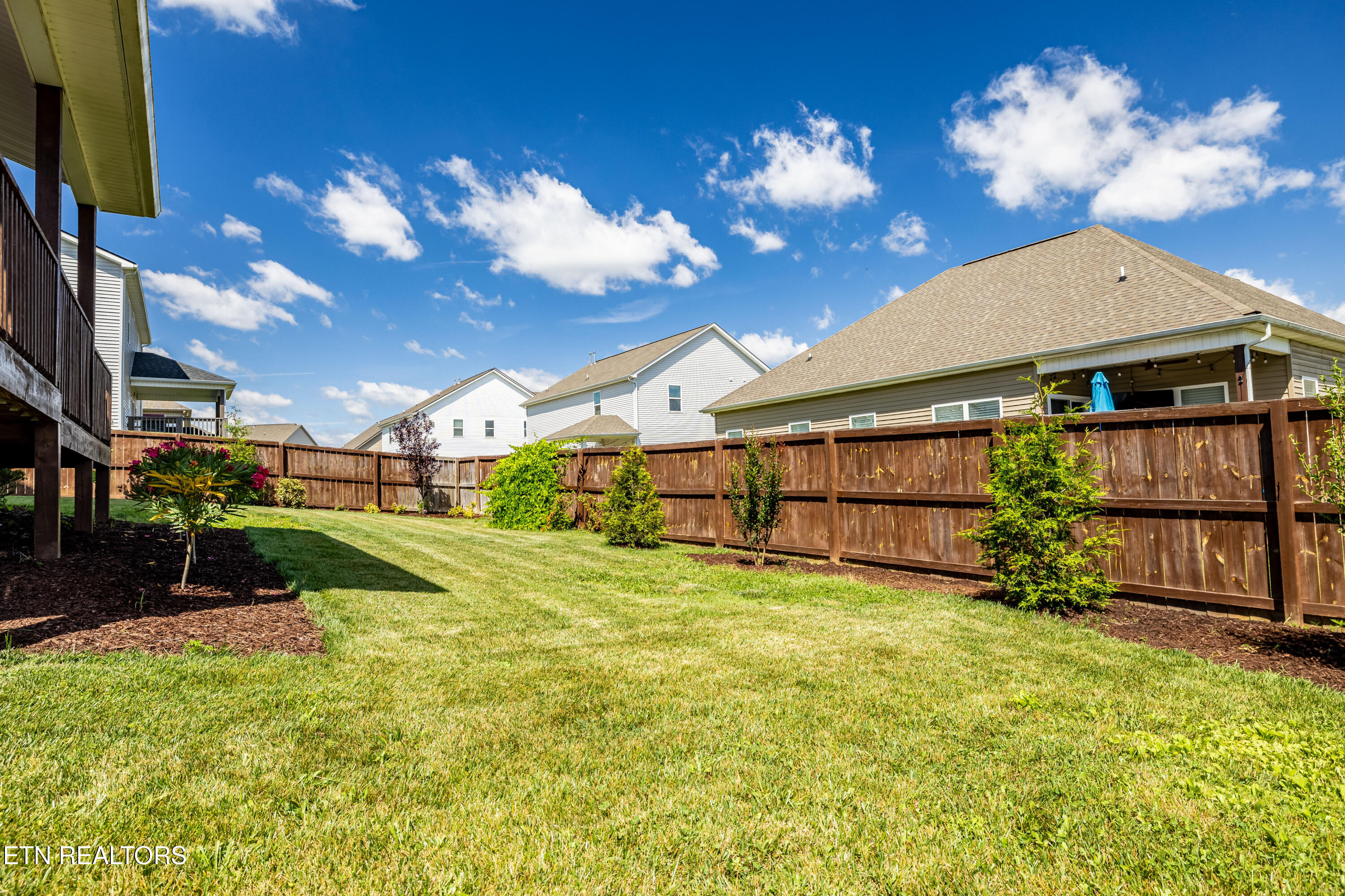 2209 Scarlet Tanager St