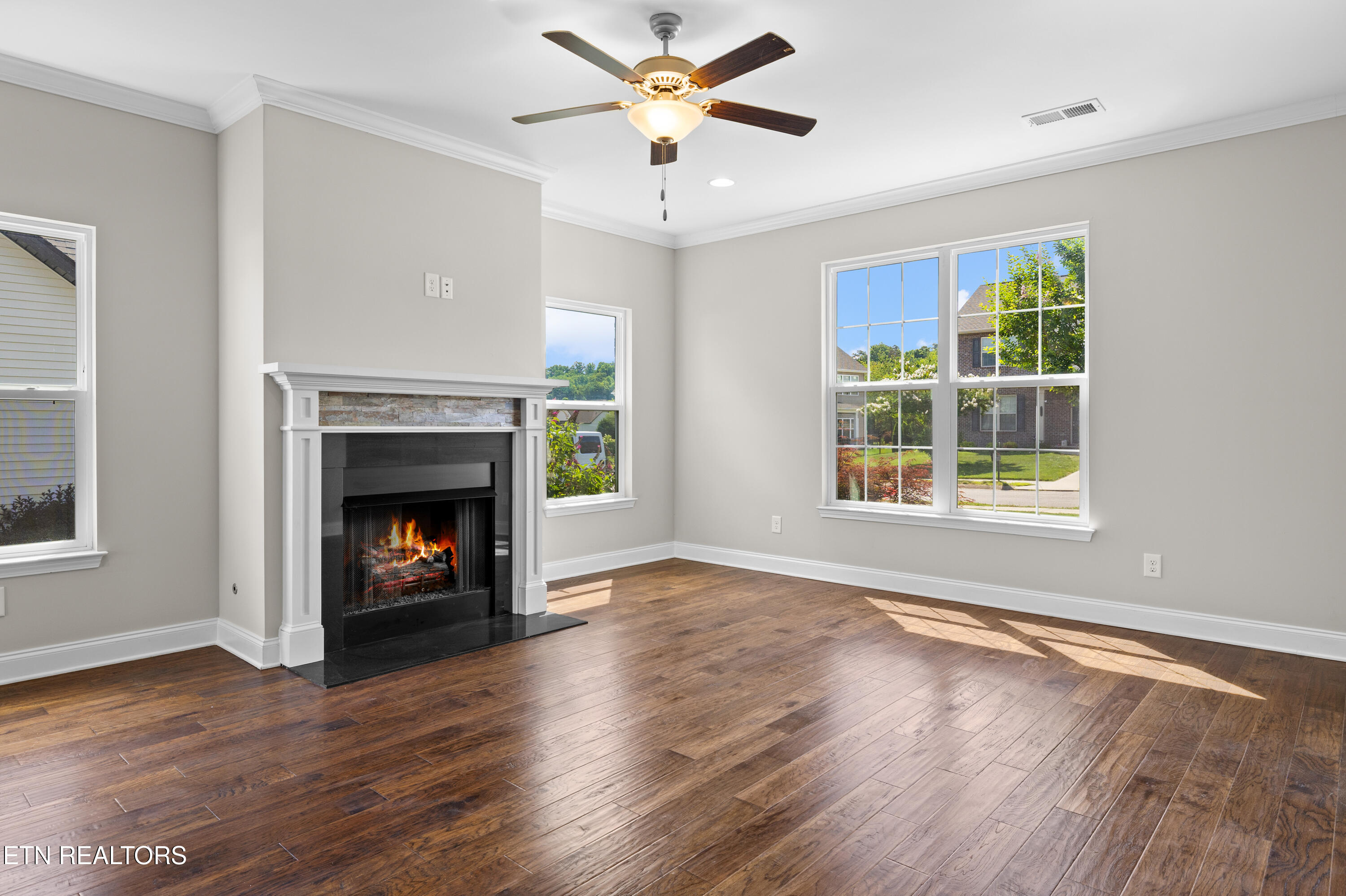 2209 Scarlet Tanager St