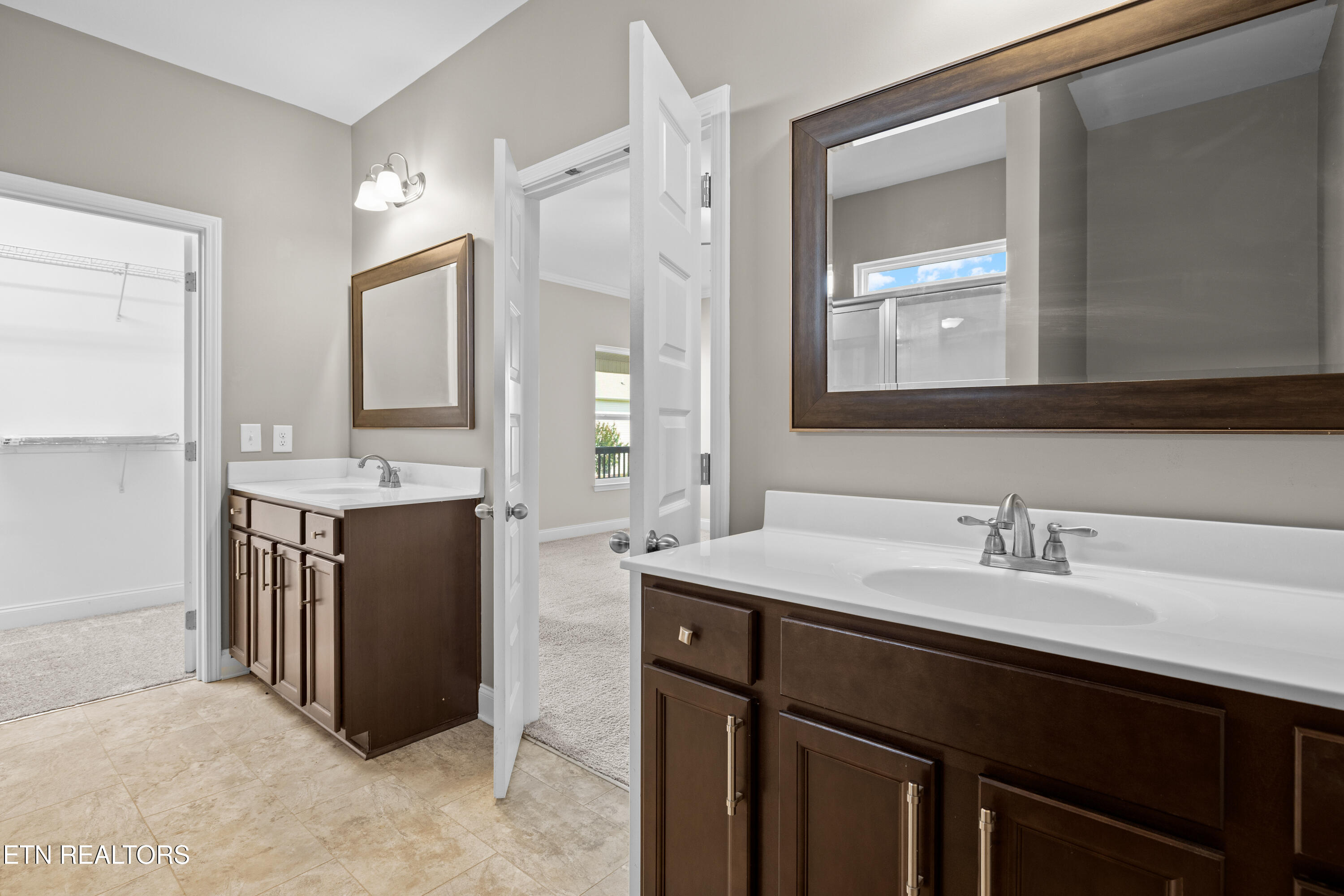2209 Scarlet Tanager St