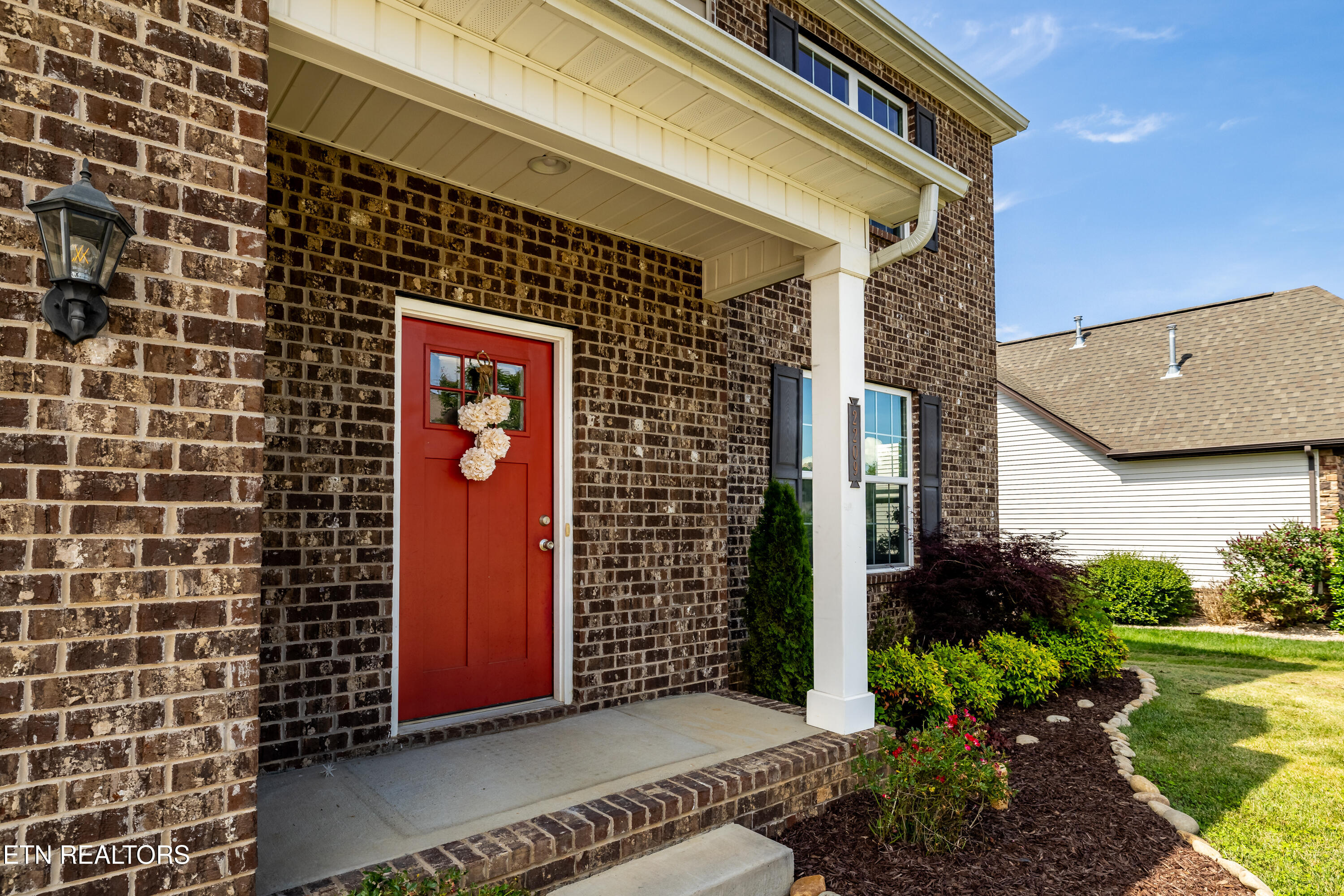 2209 Scarlet Tanager St