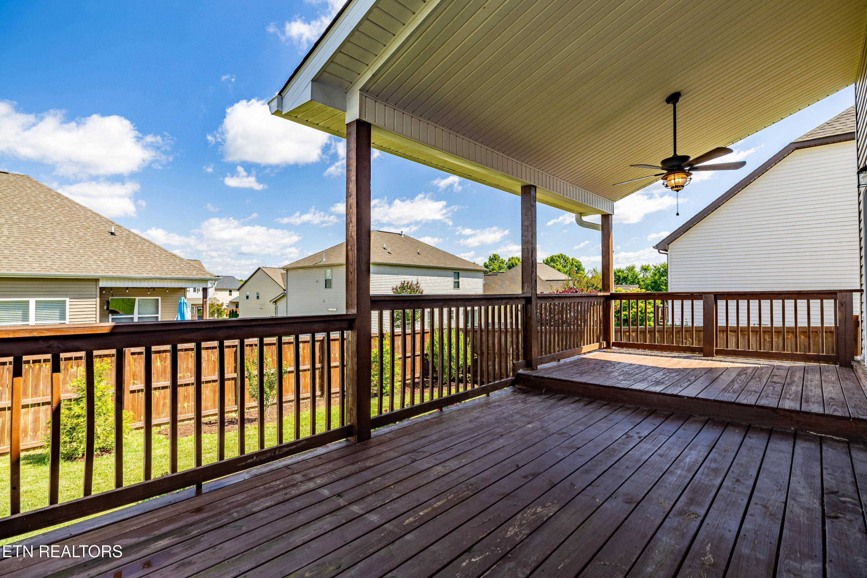 2209 Scarlet Tanager St