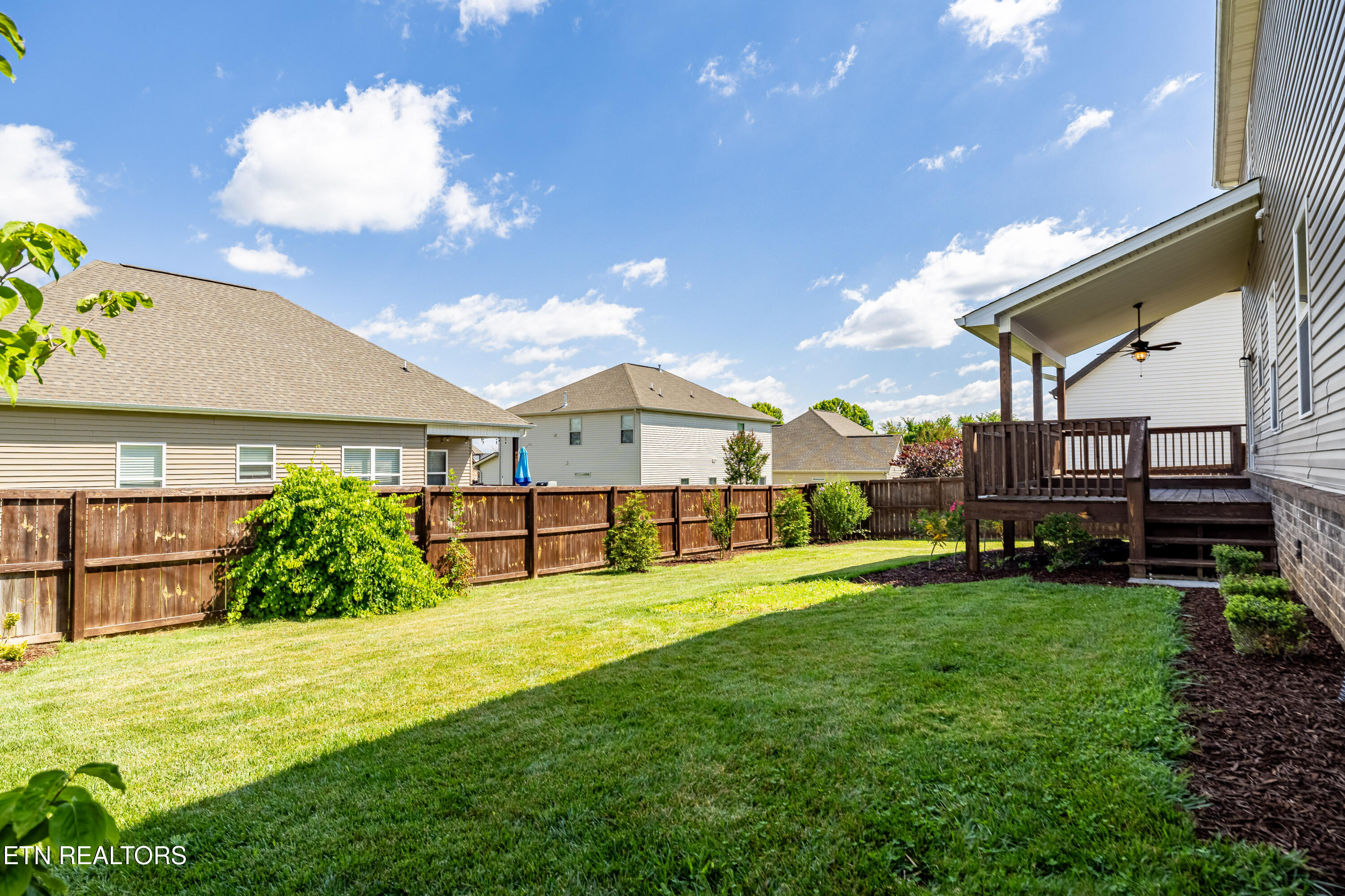 2209 Scarlet Tanager St