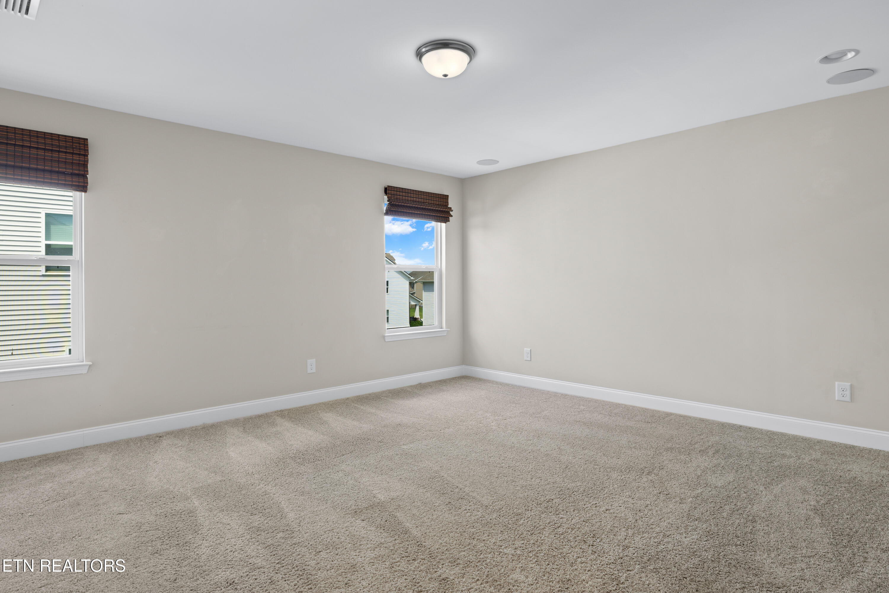 2209 Scarlet Tanager St