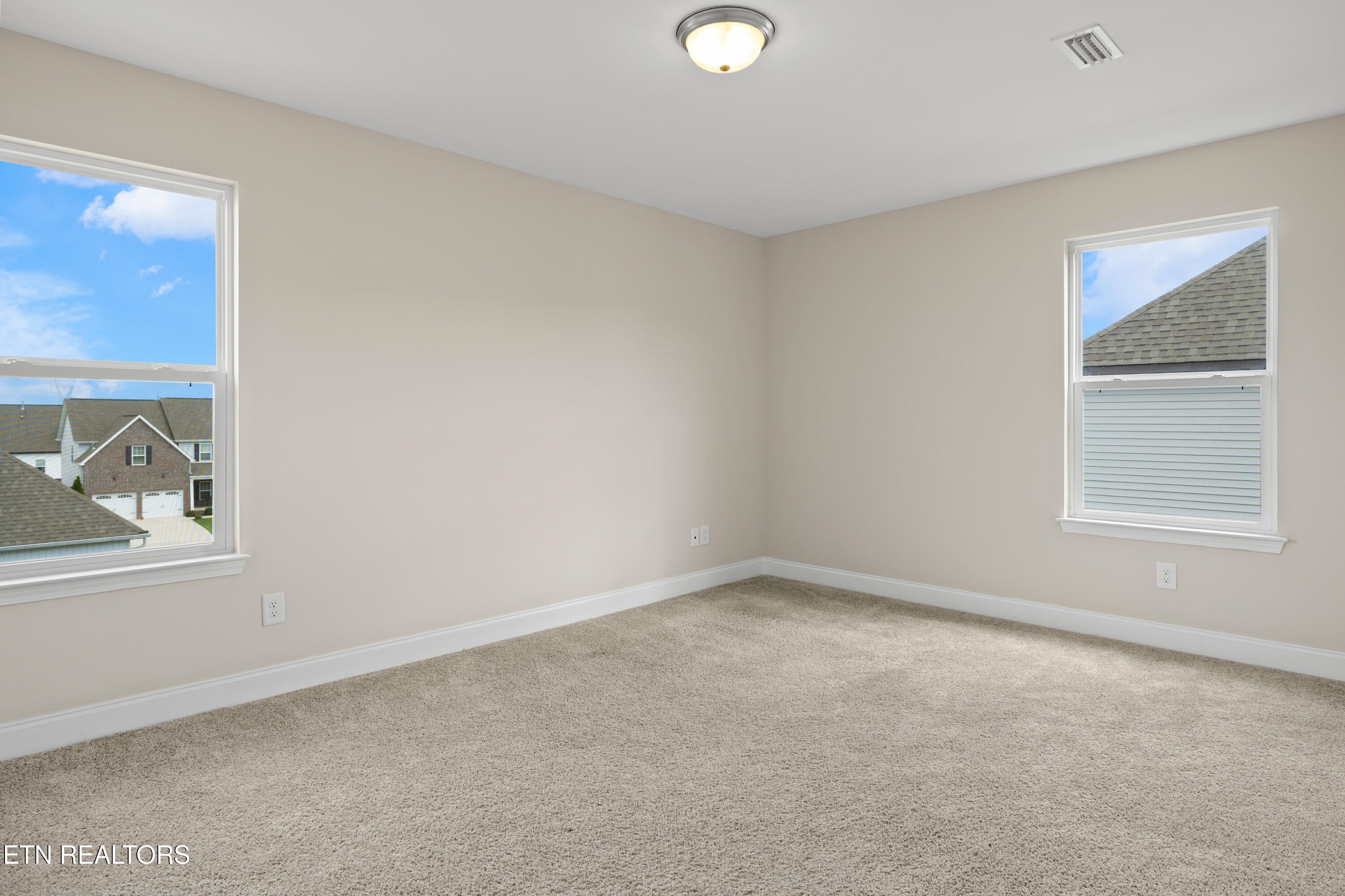2209 Scarlet Tanager St