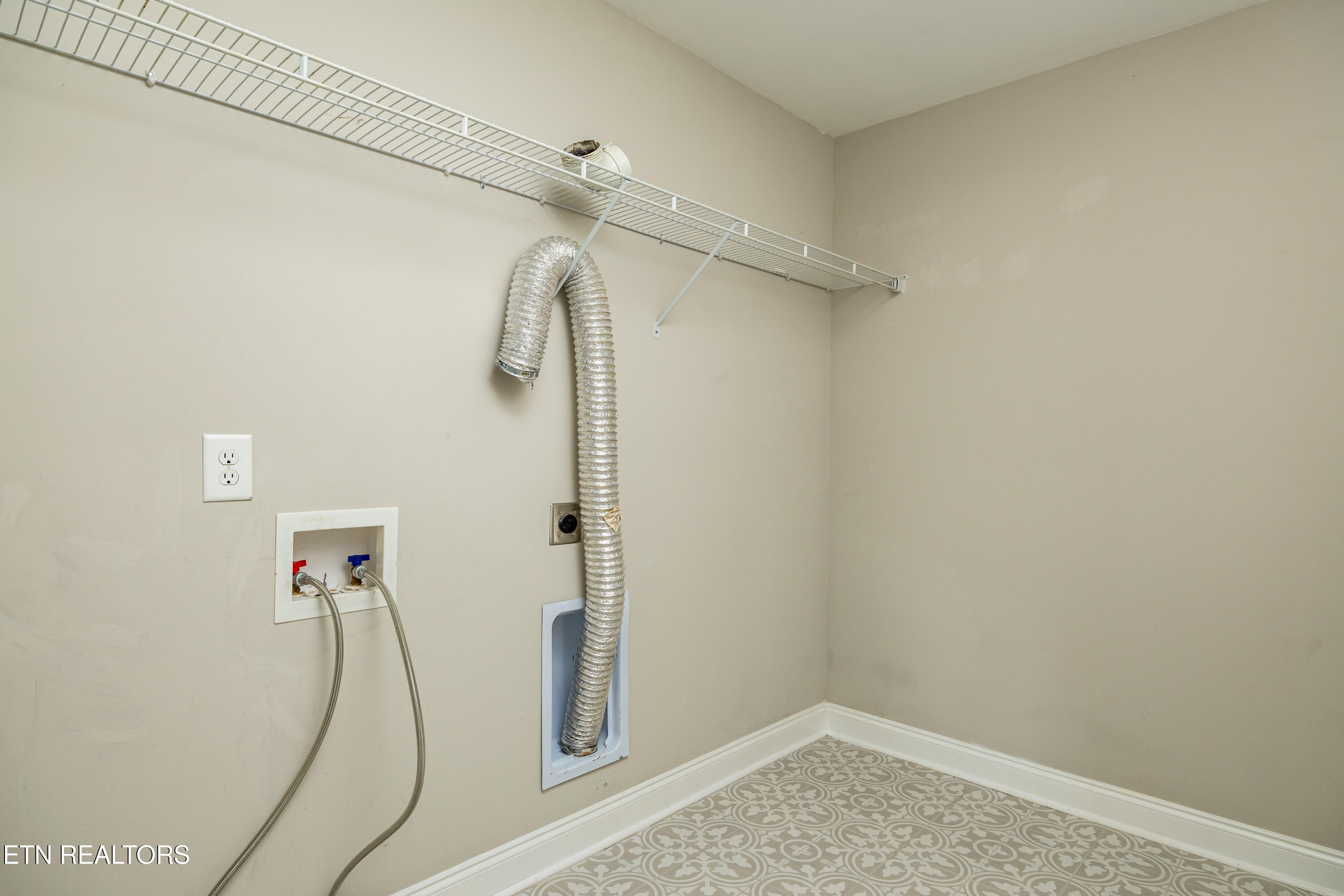 2209 Scarlet Tanager St